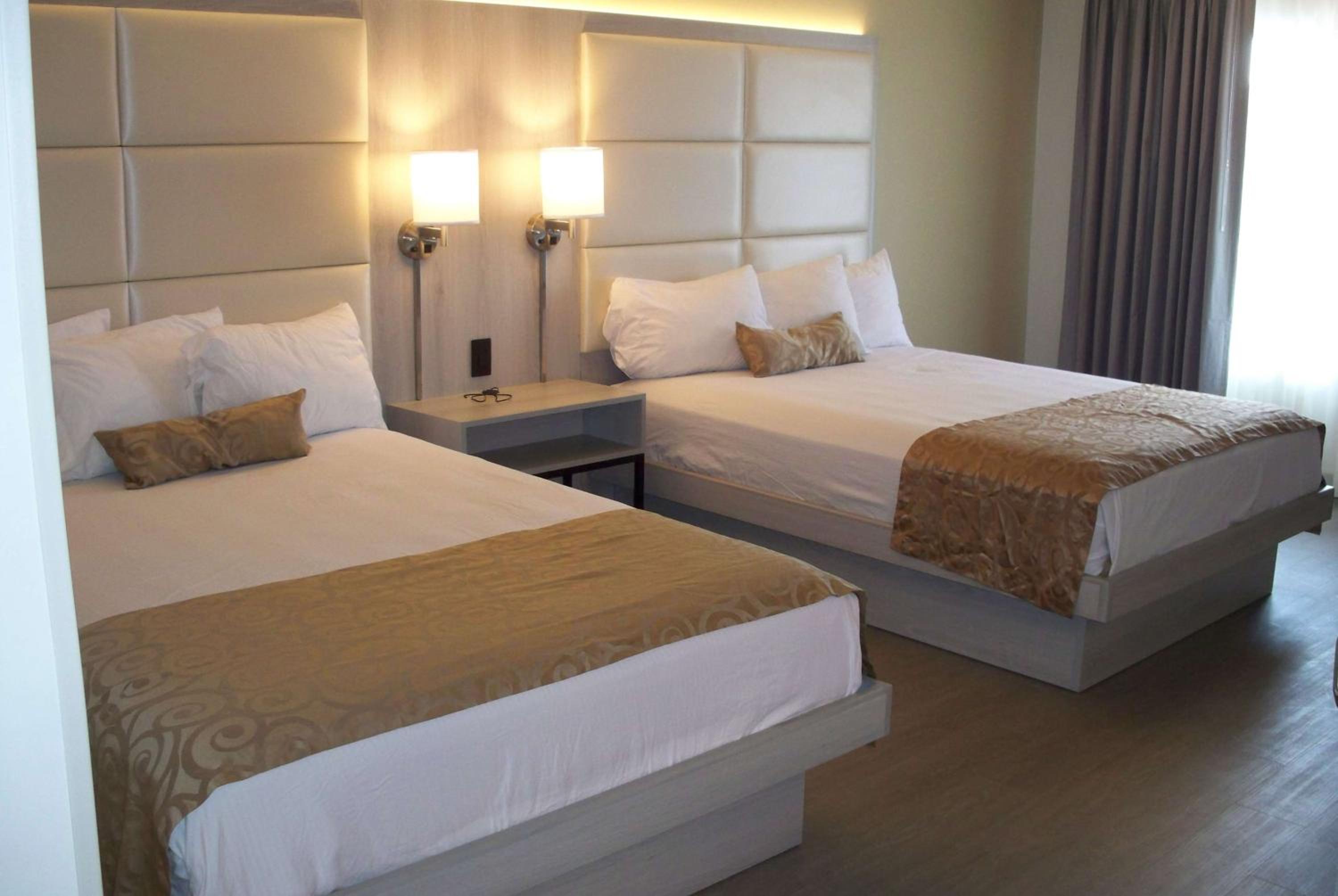 Burbank Vacations - Ramada by Wyndham Burbank Airport - Property Image 30