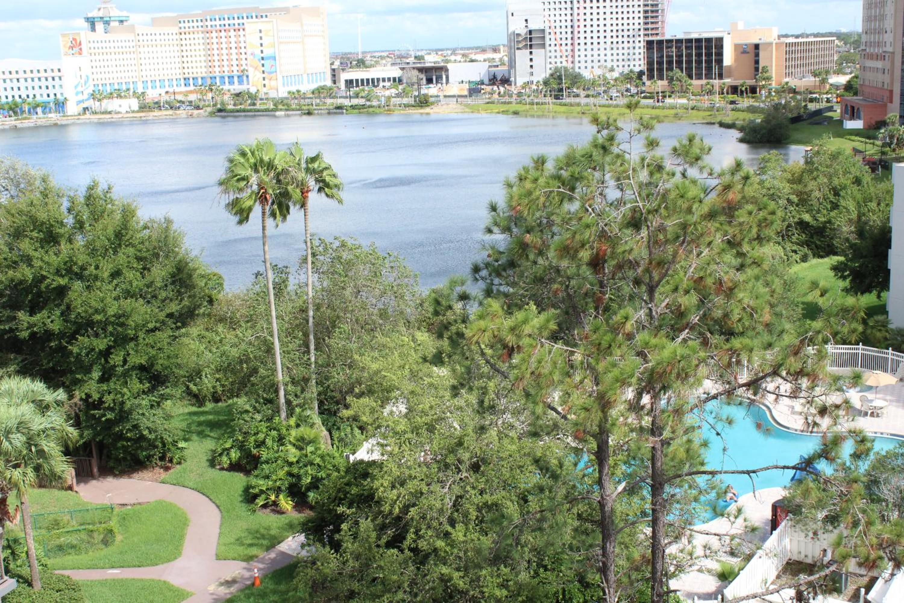 18-Universal and Heart of International Dr