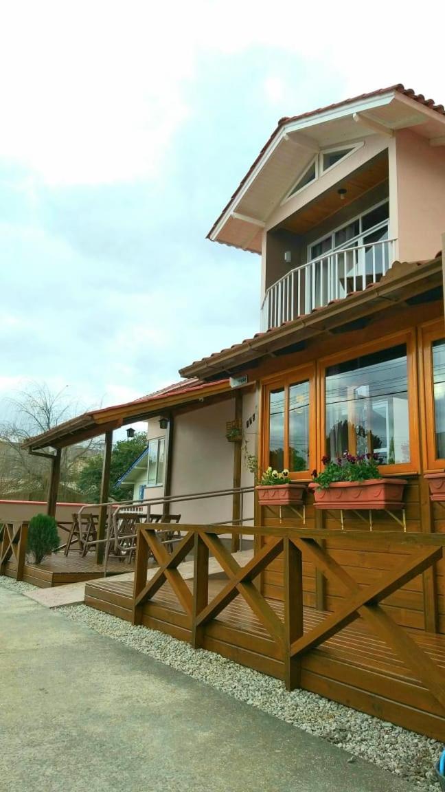 Hotel Pousada Amelia - Image 1