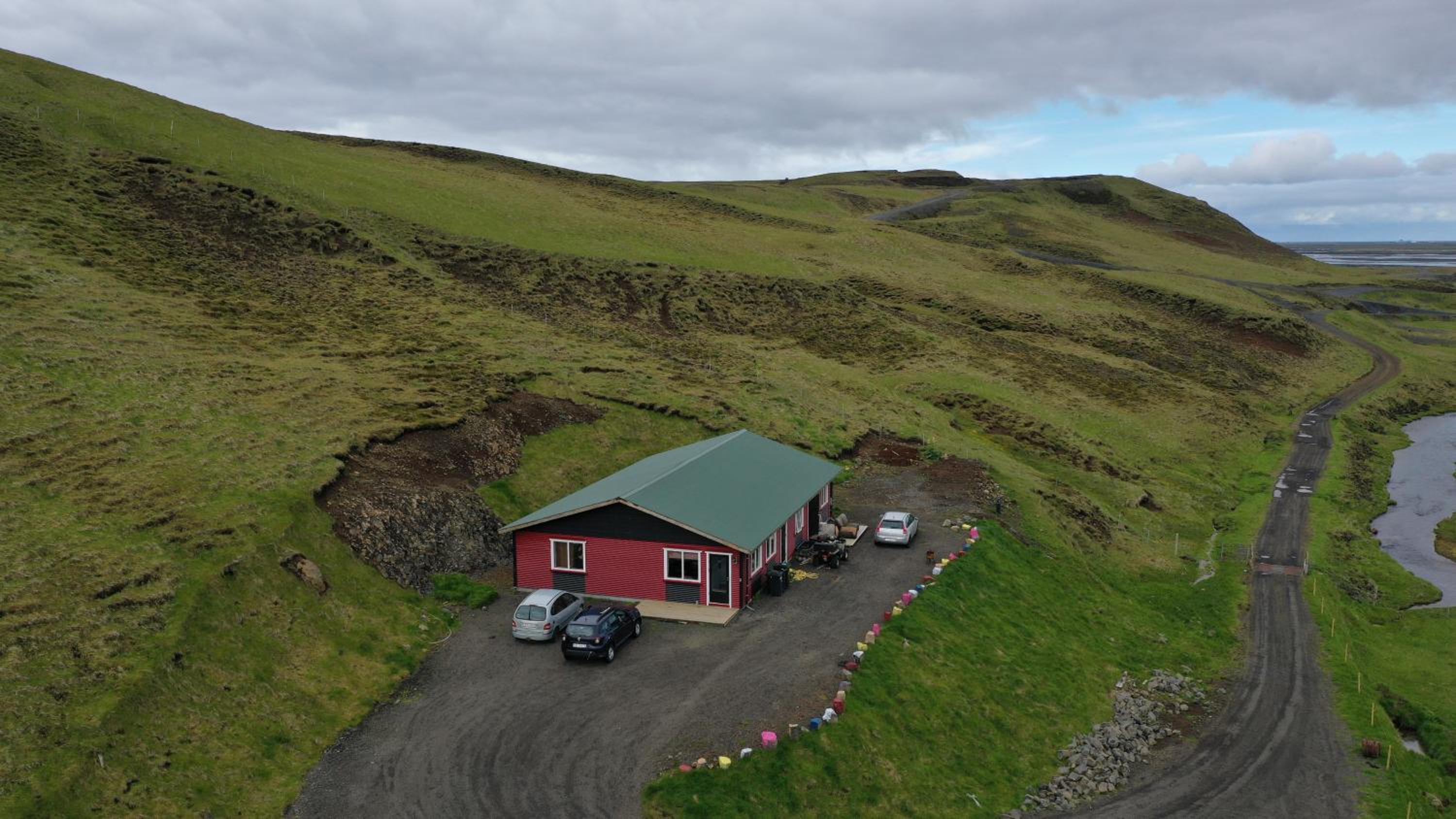 Valkyrie Guesthouse - 1km from SELJALANDSFOSS