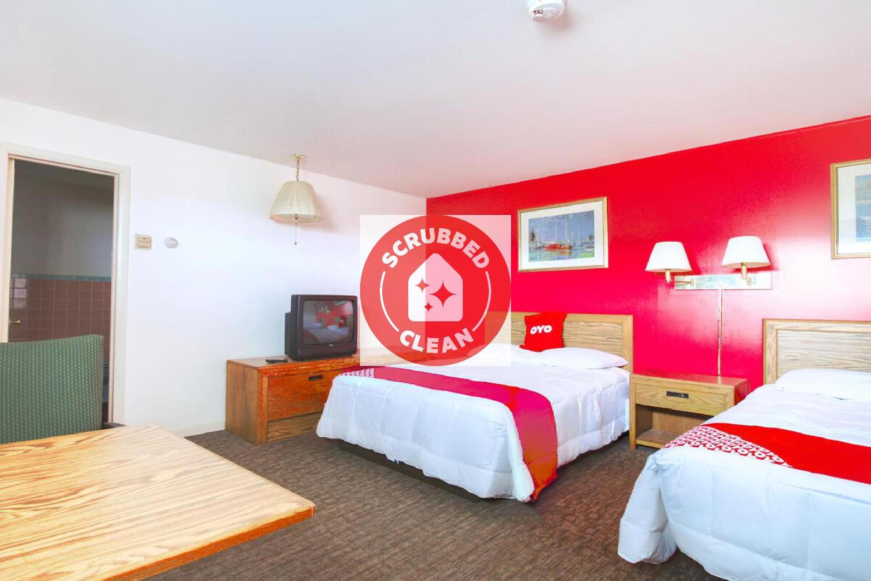 Scranton Vacations - OYO Hotel Dalton PA I-81 - Property Image 4