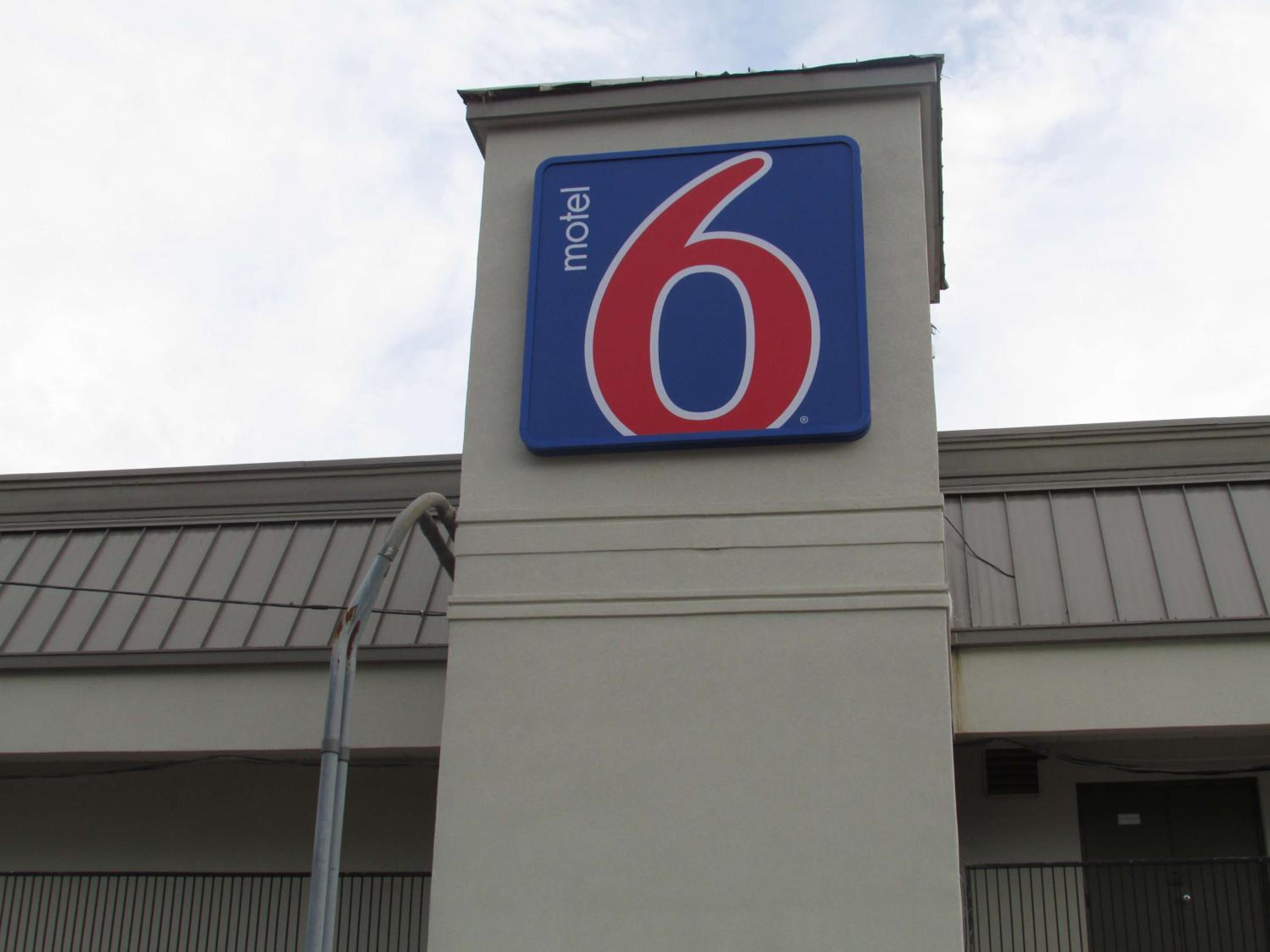 McComb Vacations - Motel 6 Brookhaven, Ms - Property Image 1