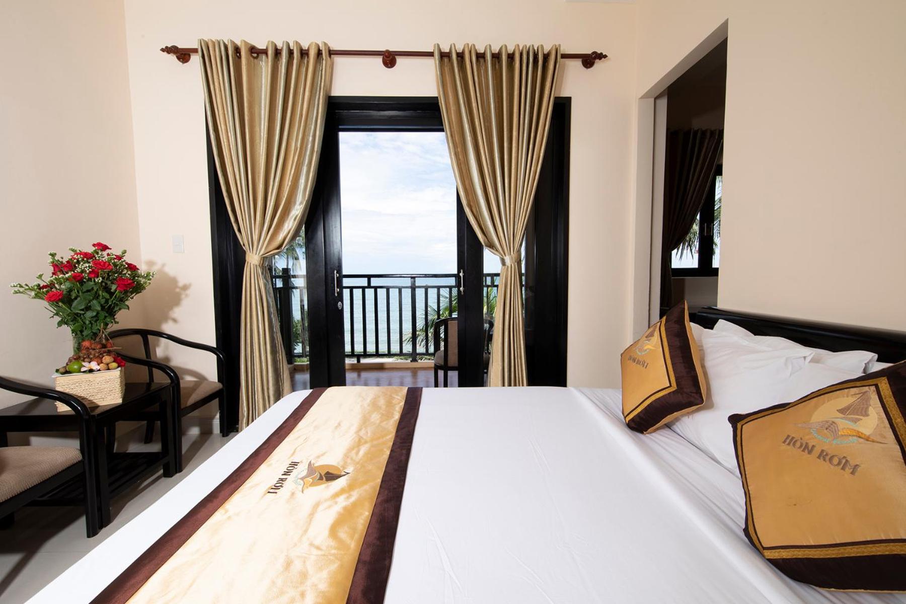 Hon Rom Central Beach Resort