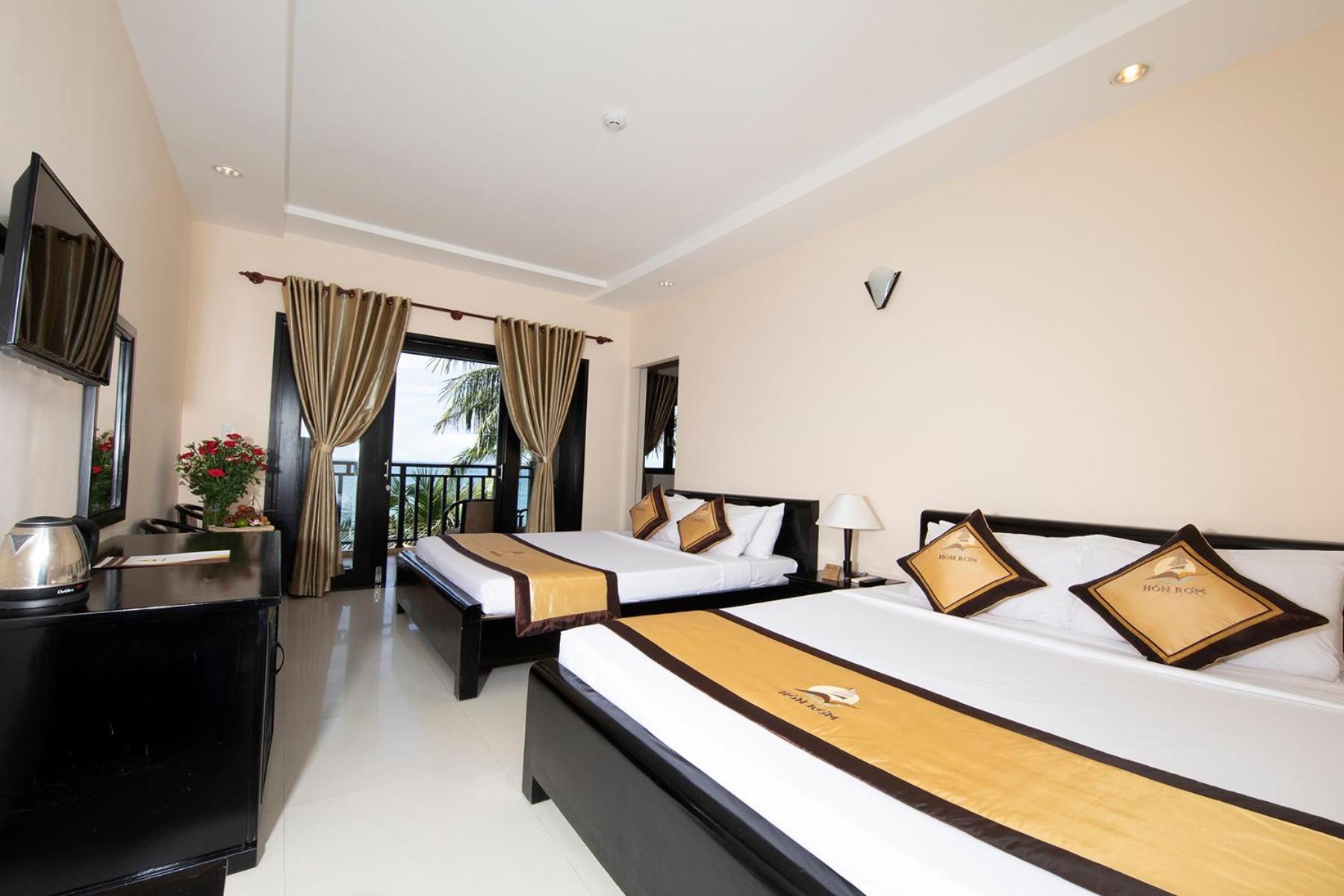 Hon Rom Central Beach Resort