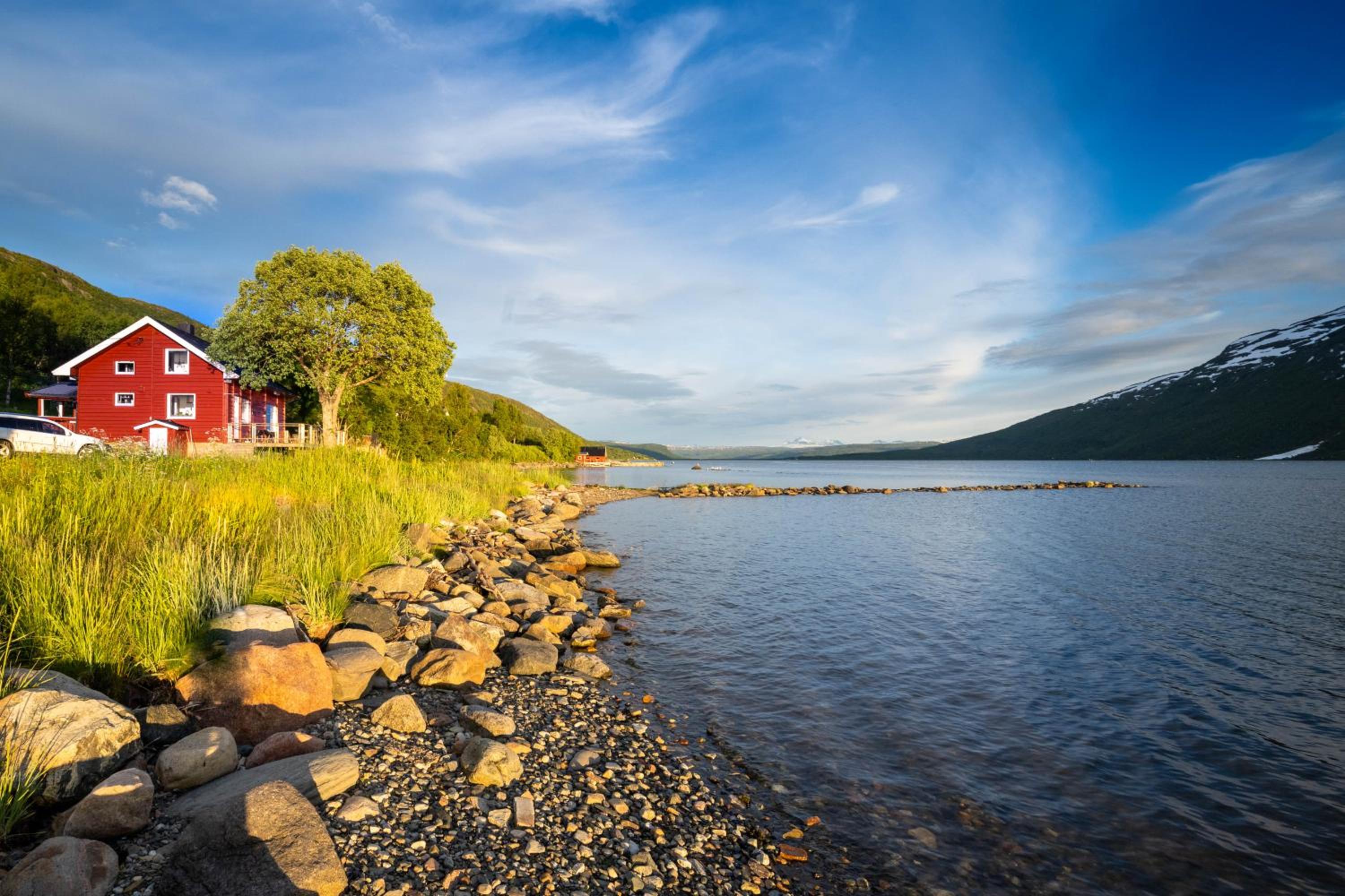 The Red Fjordhouse view 3