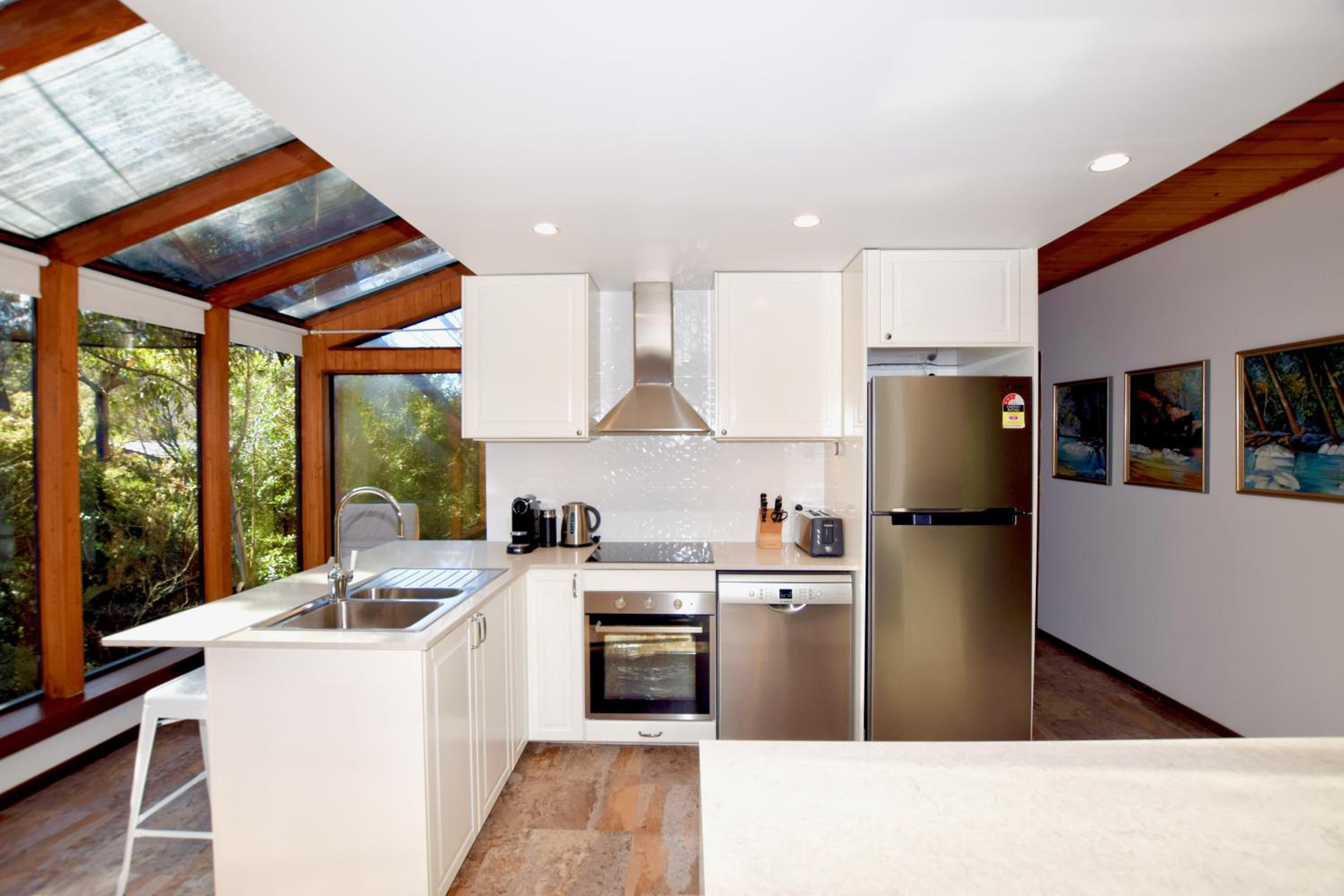 Sublime Cedar Lodge Leura