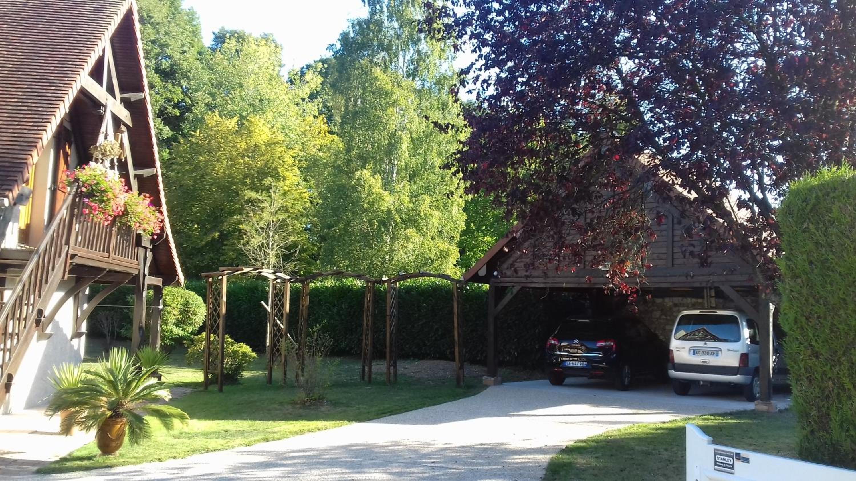 à l'orée du bois view 2
