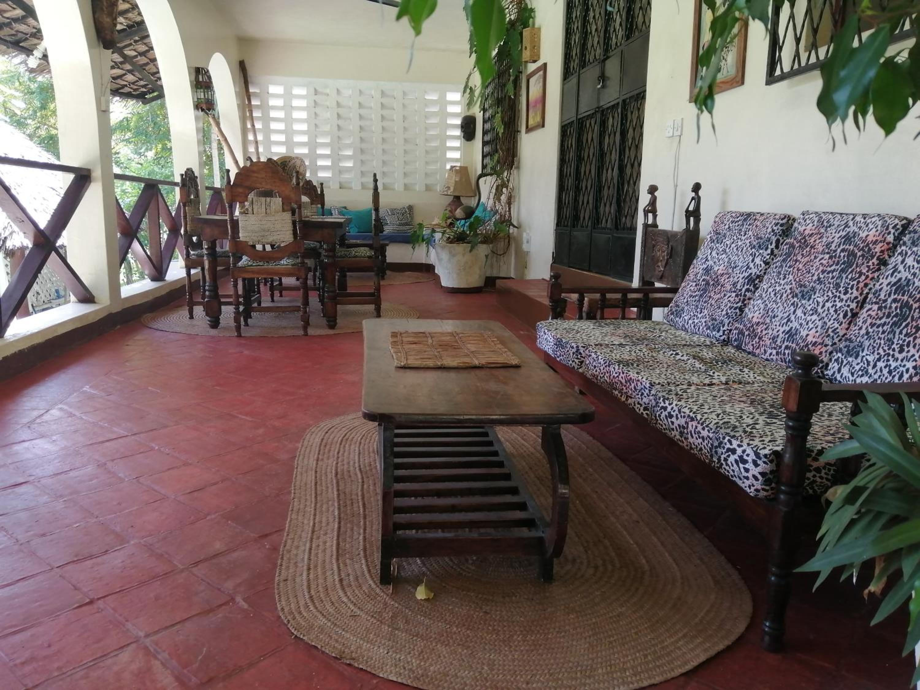 Sunset Villa's Tropical Garden House