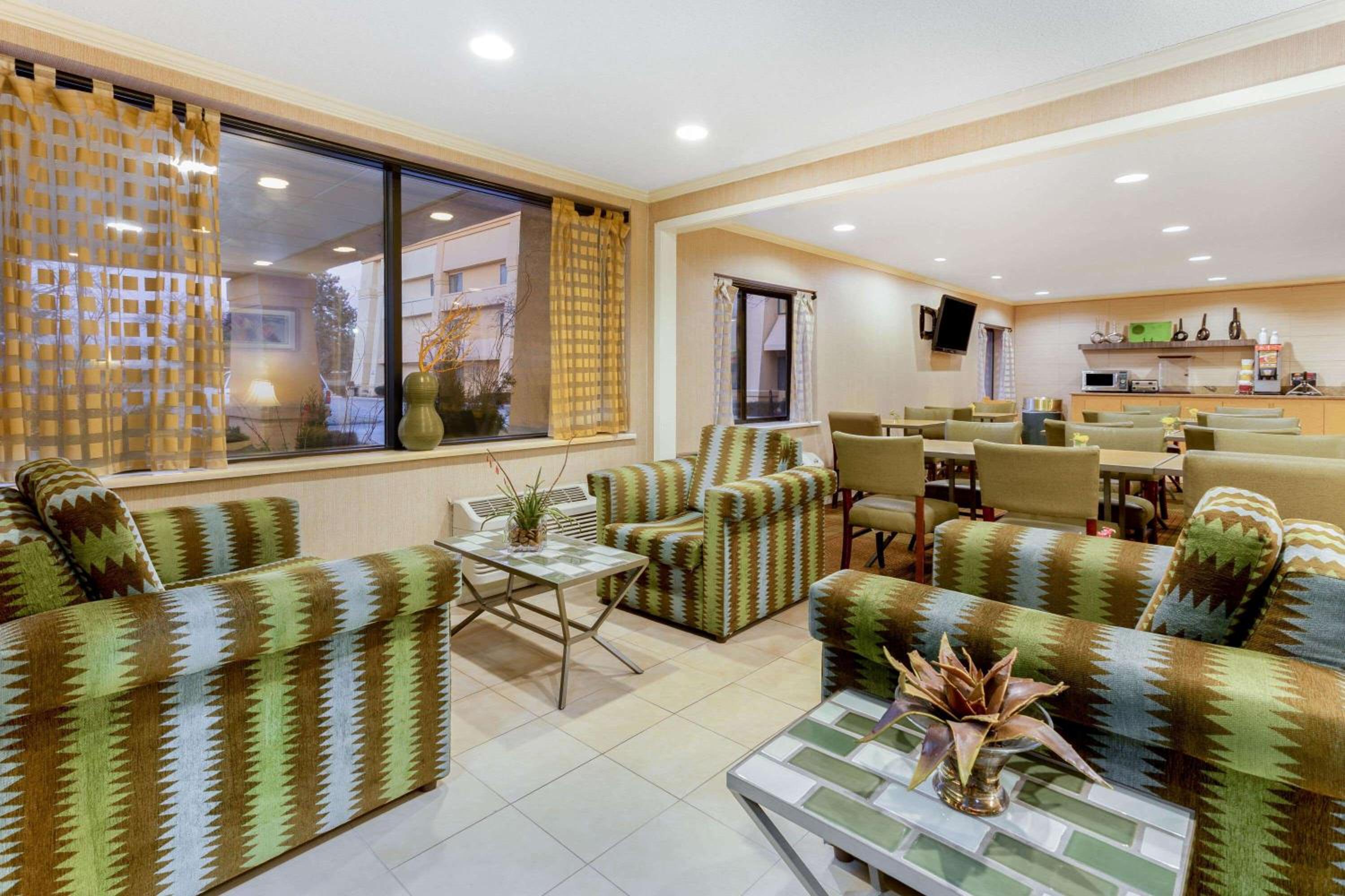 La Quinta Inn by Wyndham Chicago Willowbrook - Property Image 37