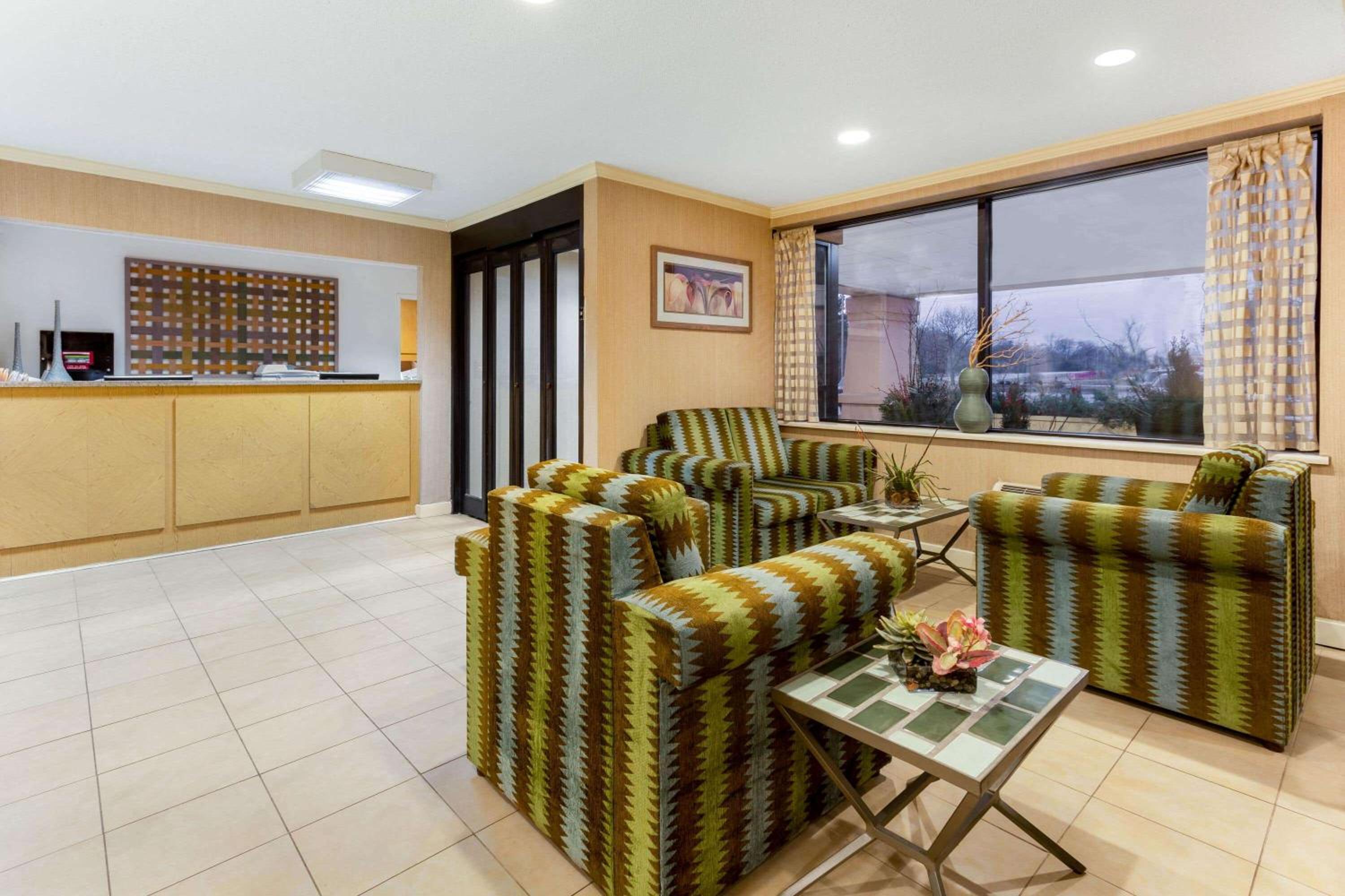La Quinta Inn by Wyndham Chicago Willowbrook - Property Image 36