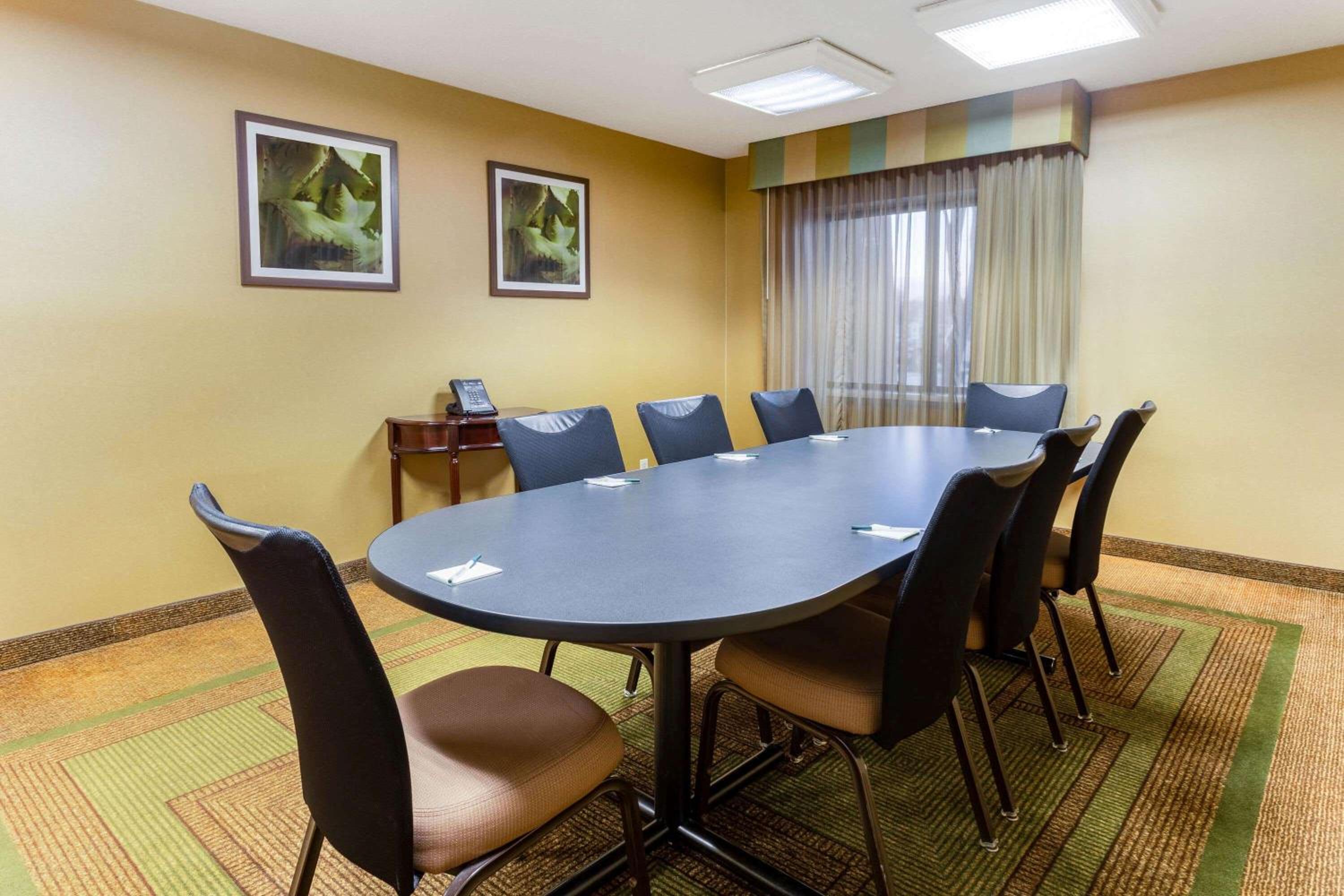 La Quinta Inn by Wyndham Chicago Willowbrook - Property Image 3