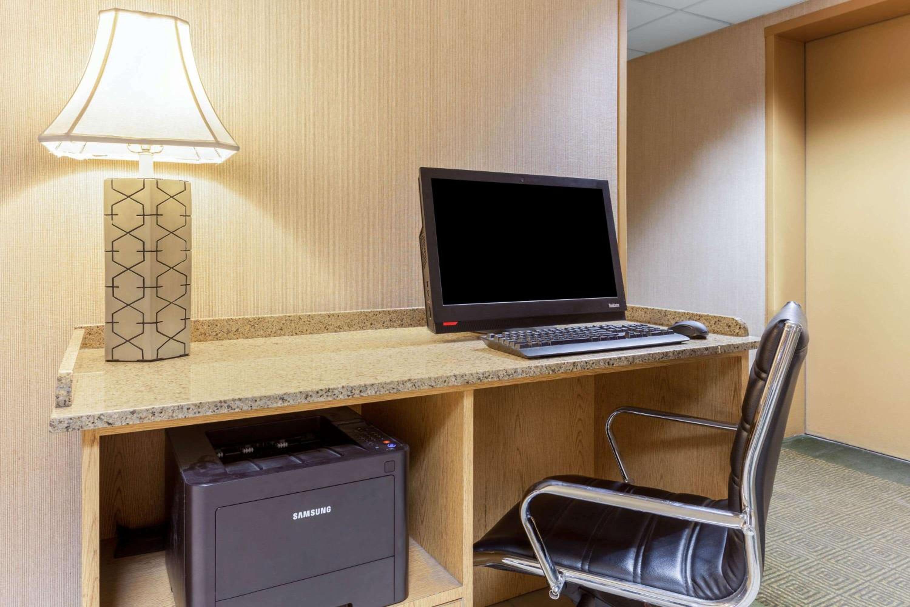 La Quinta Inn by Wyndham Chicago Willowbrook - Property Image 11