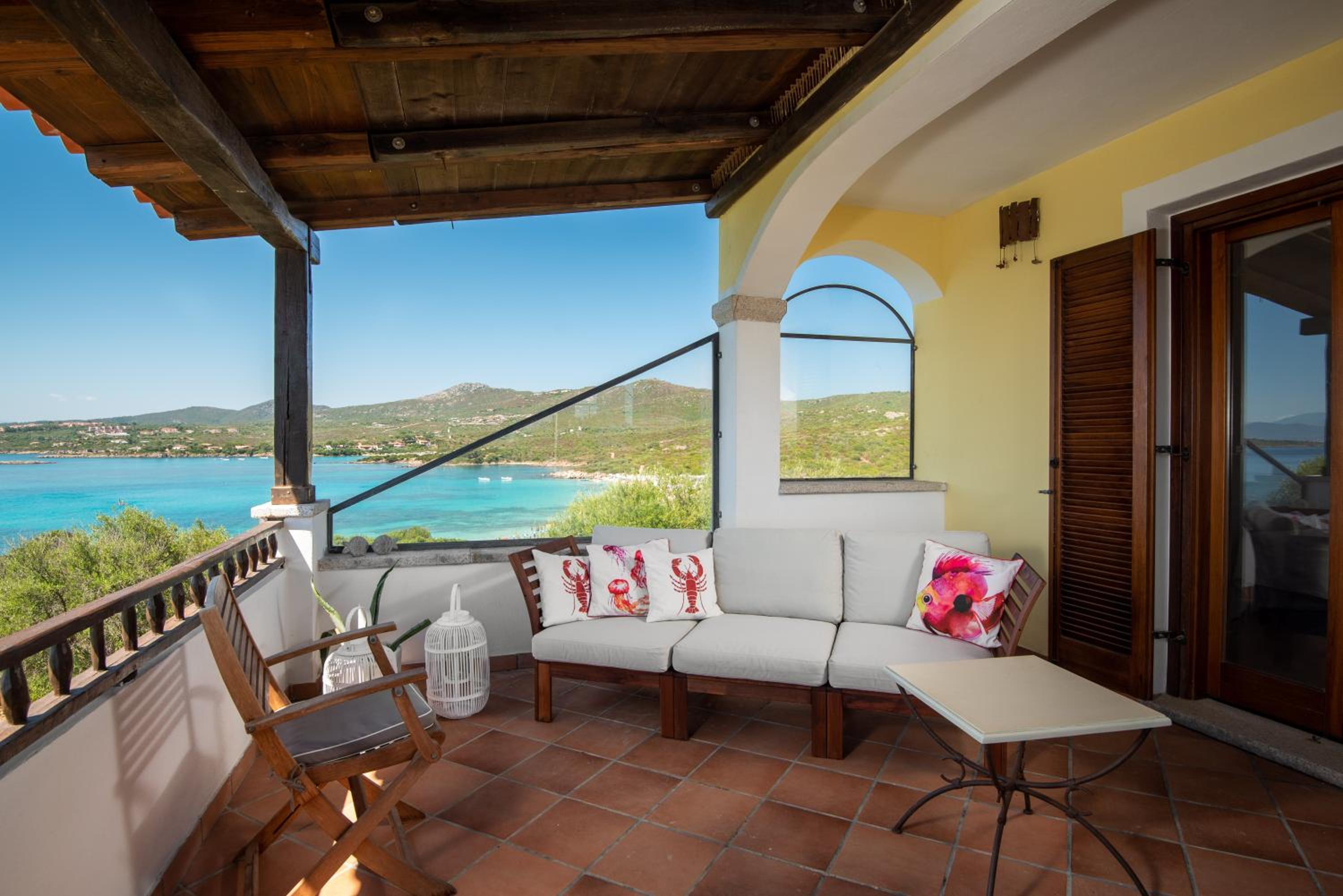 Spiaggia Bianca Pedra Rosa - Your House in Sardinia