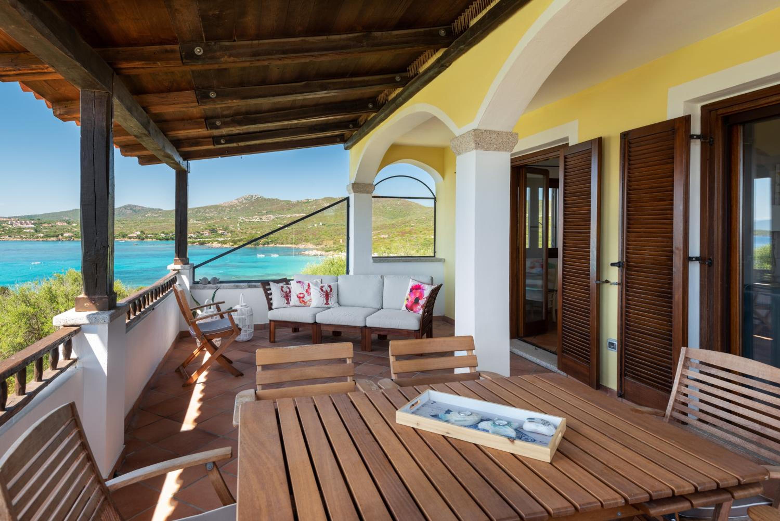 Spiaggia Bianca Pedra Rosa - Your House in Sardinia
