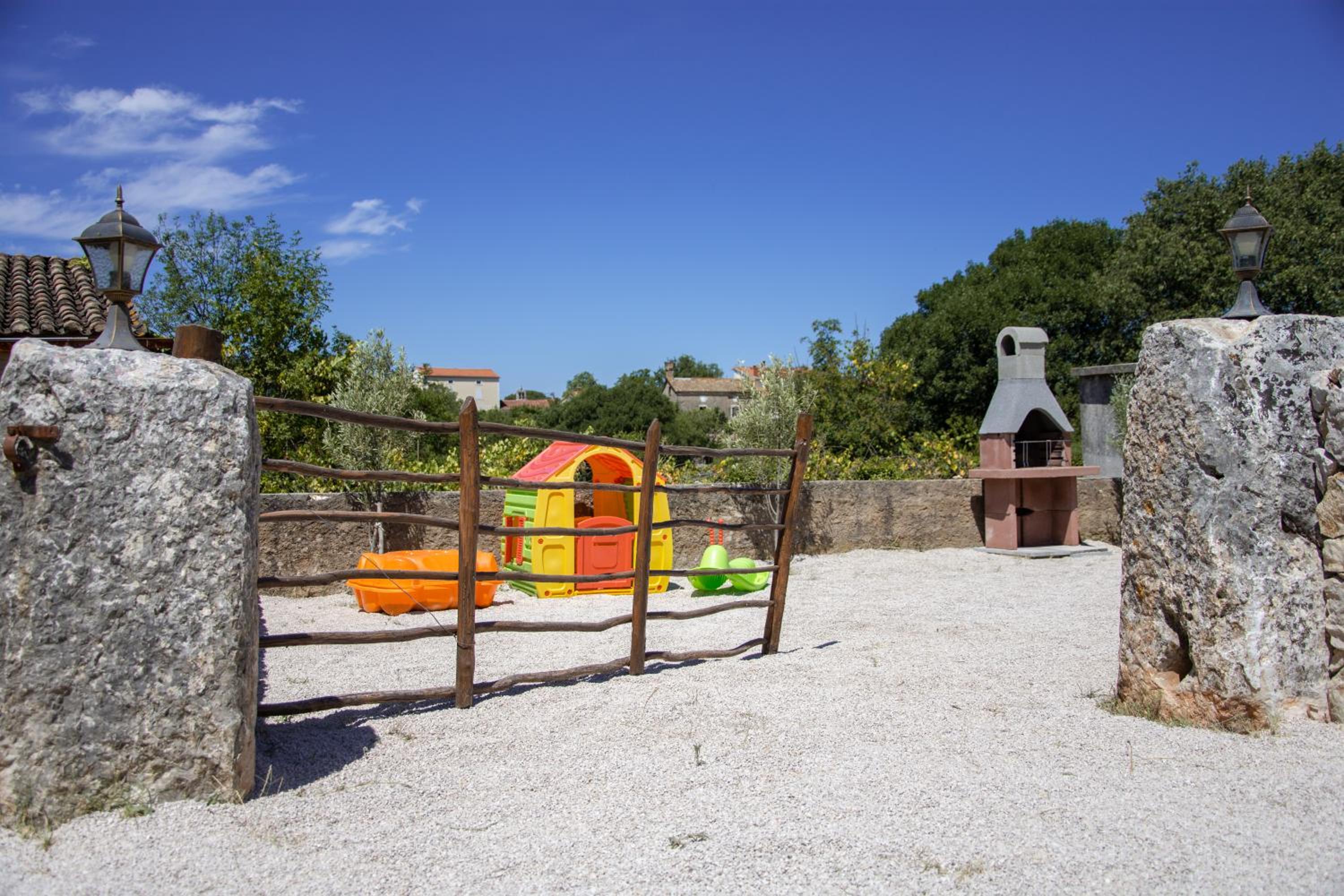 Photo 15