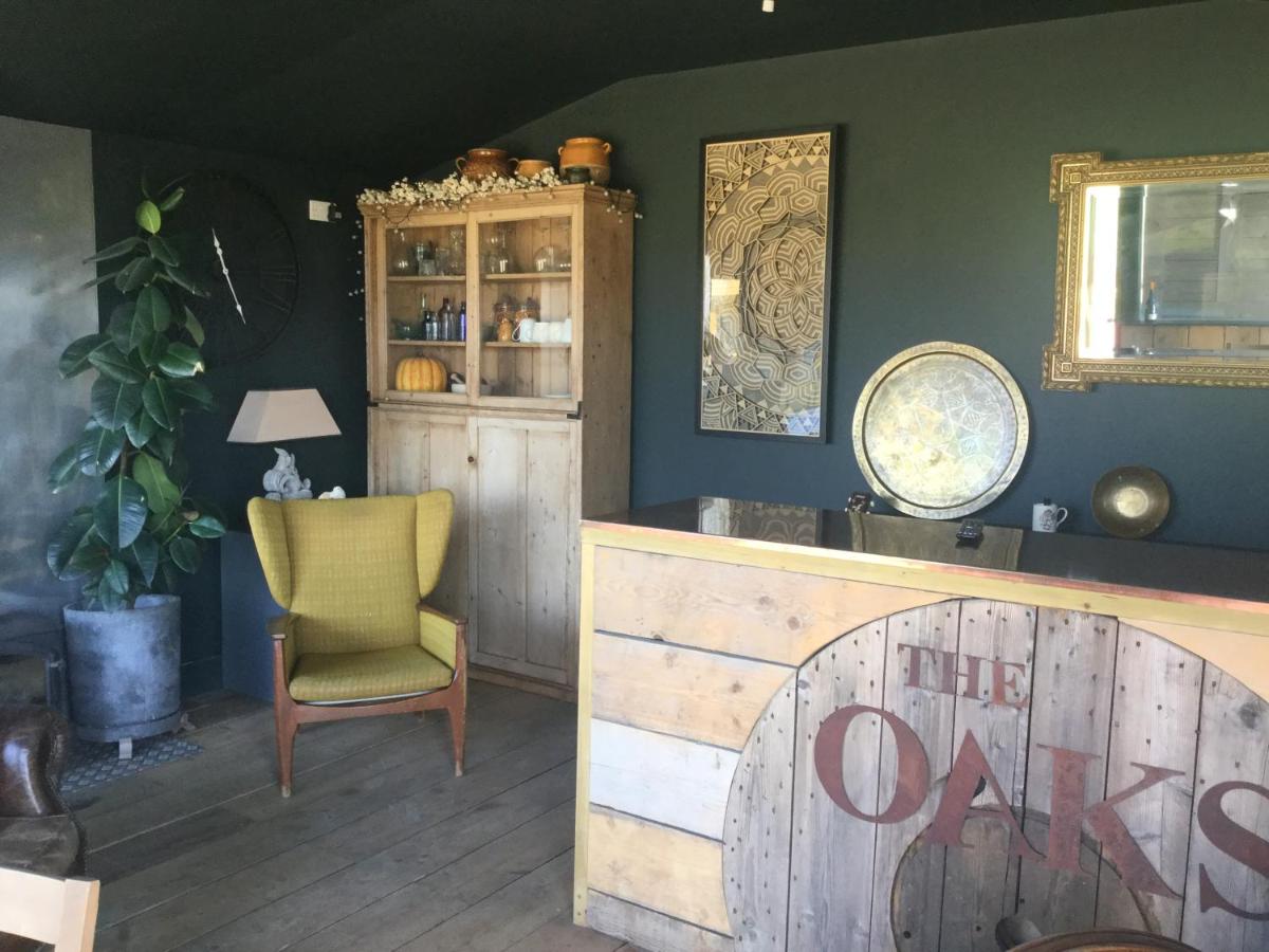The Oaks Glamping - Rubie's Shepherds Hut view 5