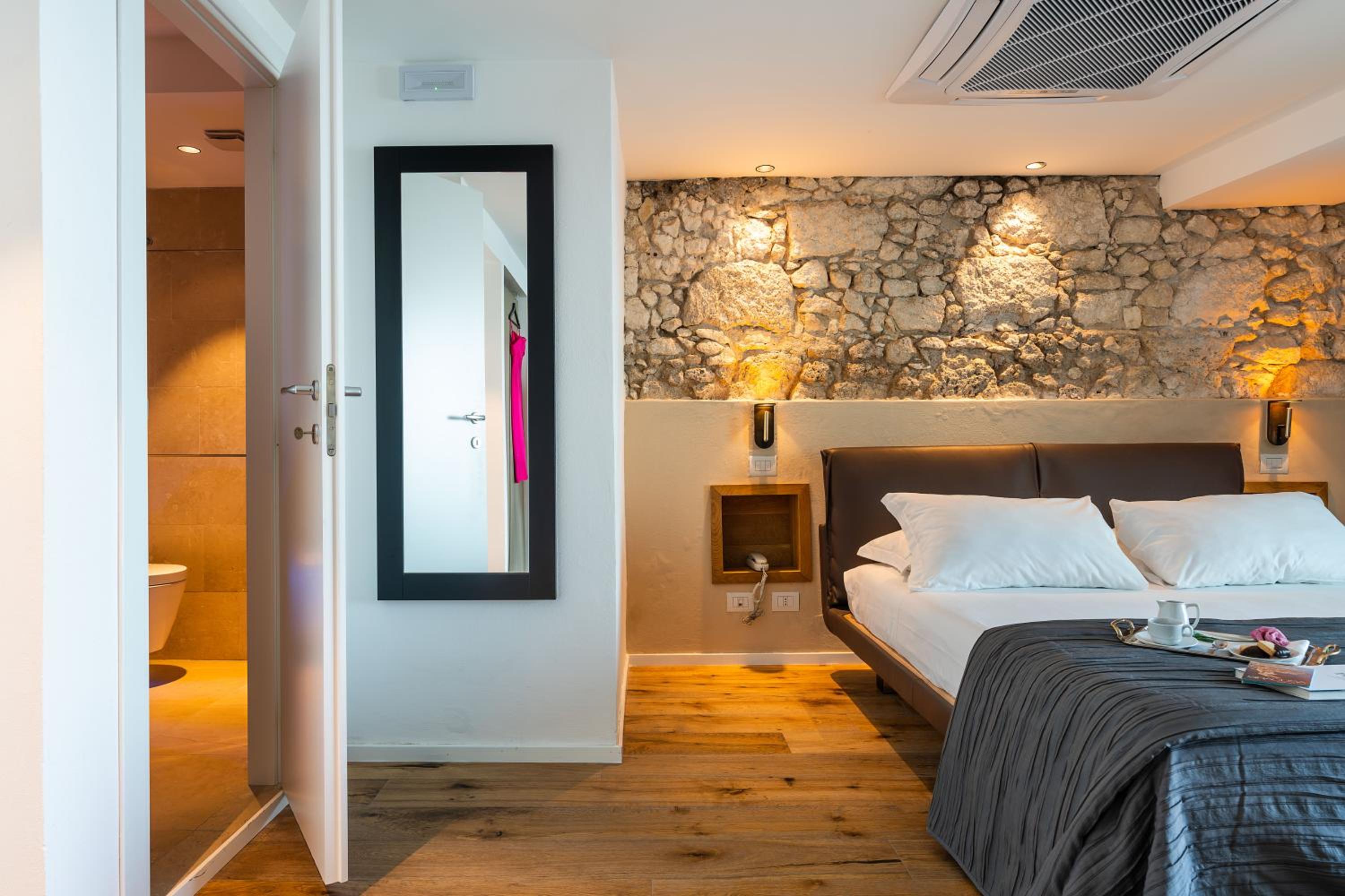 Re Dionisio Luxury Suites