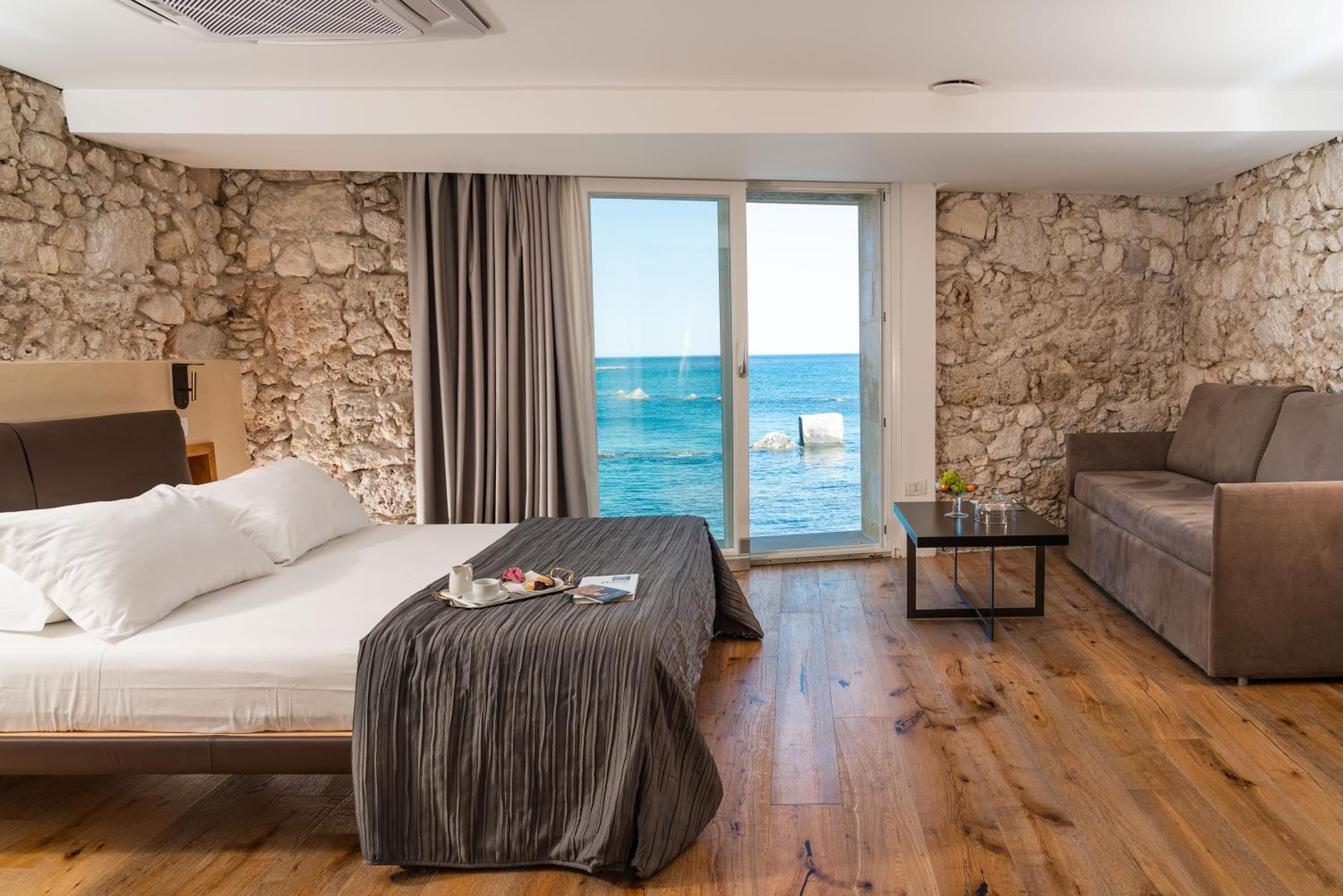 Re Dionisio Luxury Suites