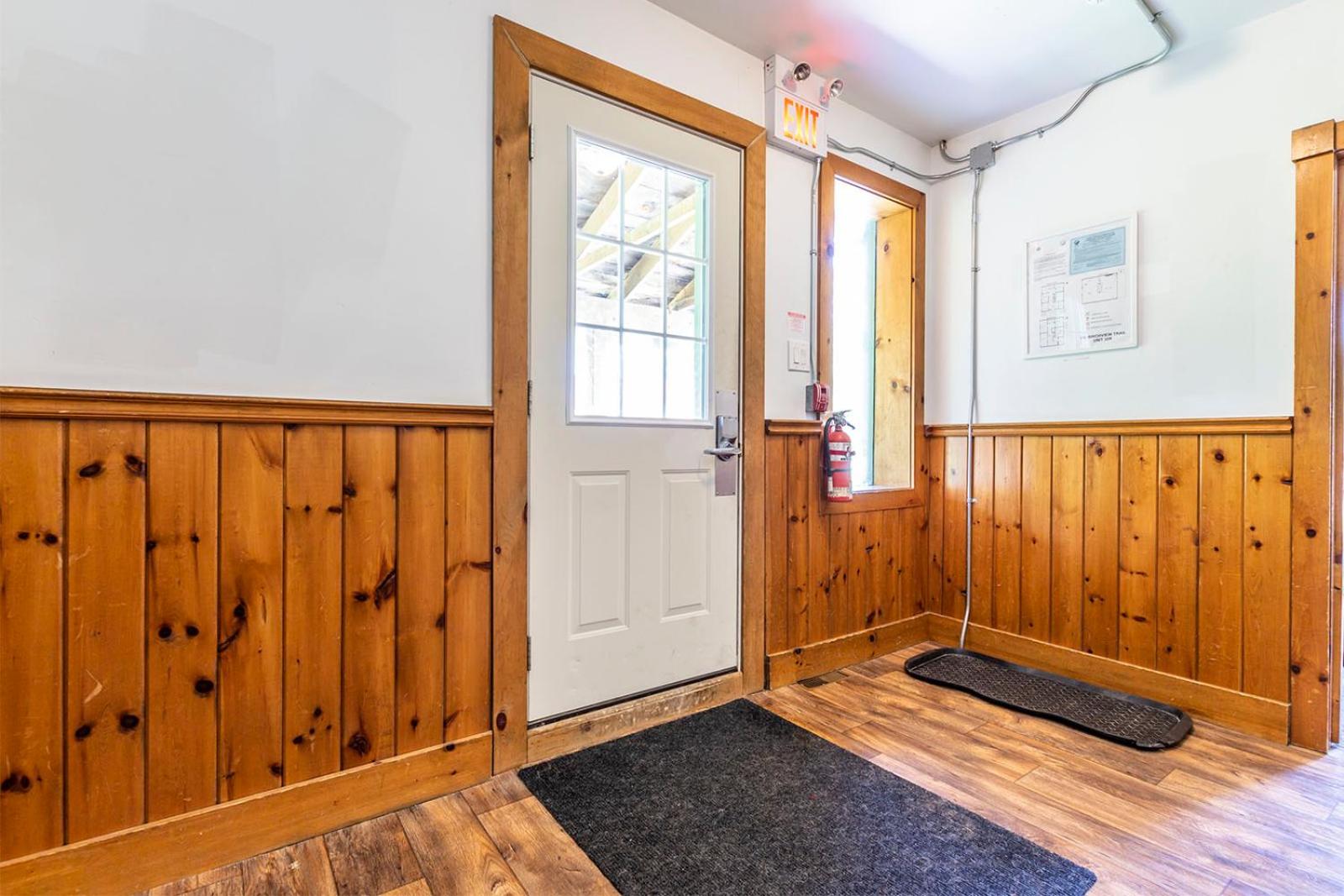 Mountain Trail-Smart TV-Self Check-In-Full Kitchen-Balcony-BBQ