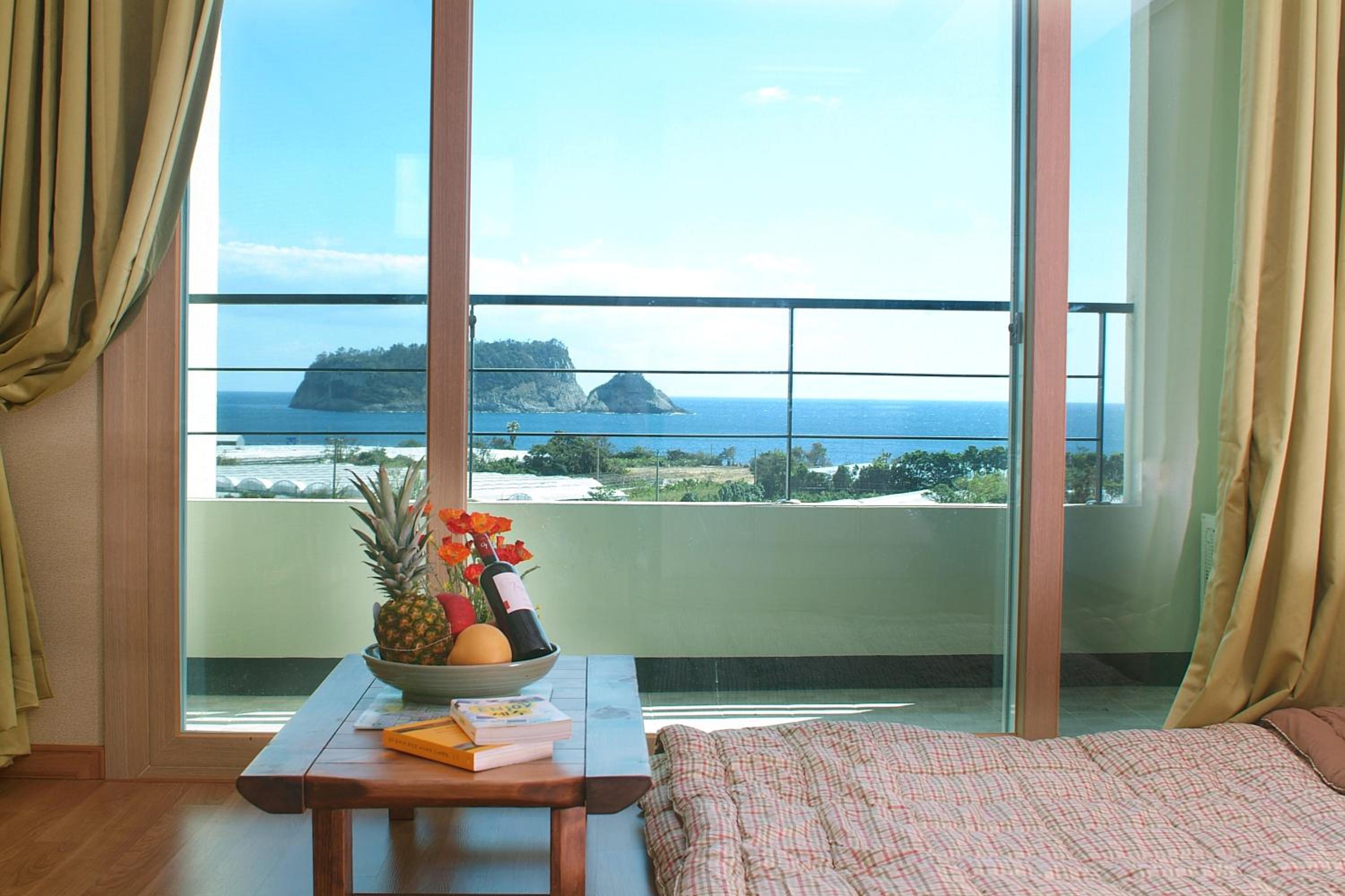 Jeju Bada Wi Olle Pension