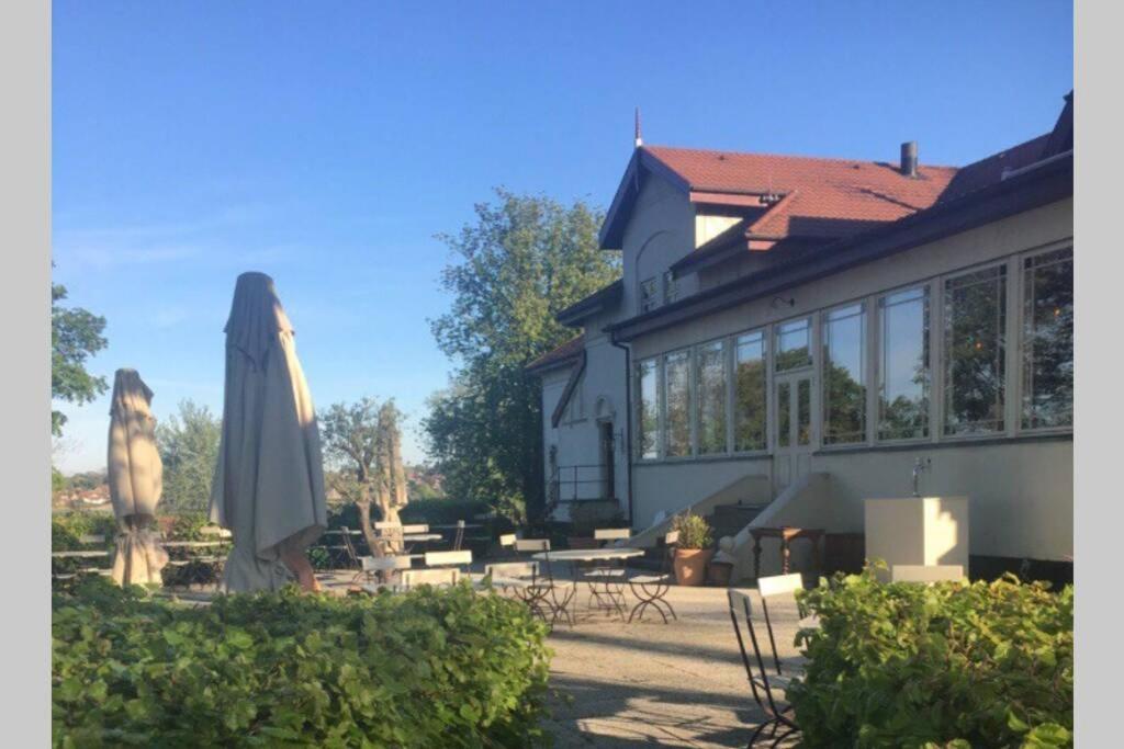 Charmerende byhus i Præstø centrum