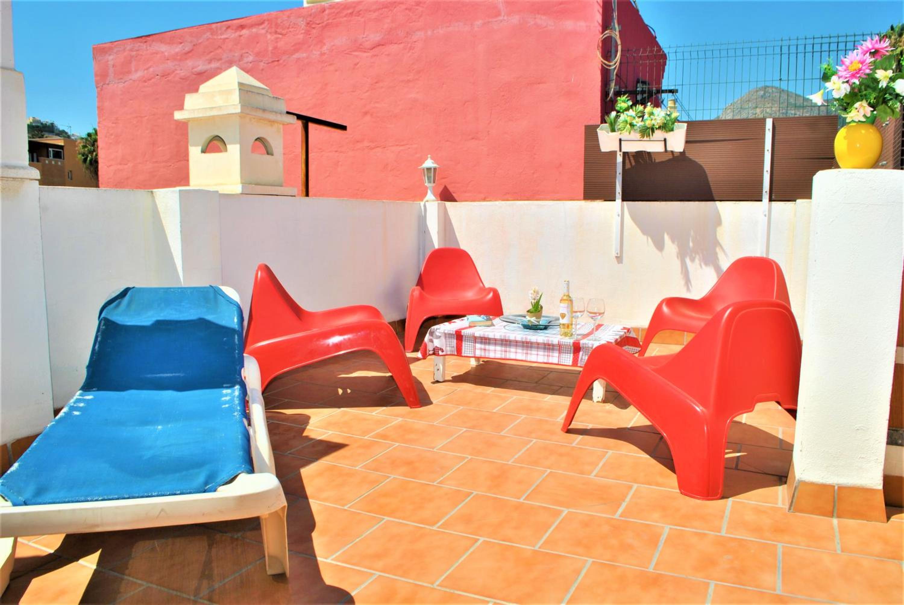 Small building with 2 apartments photo 4