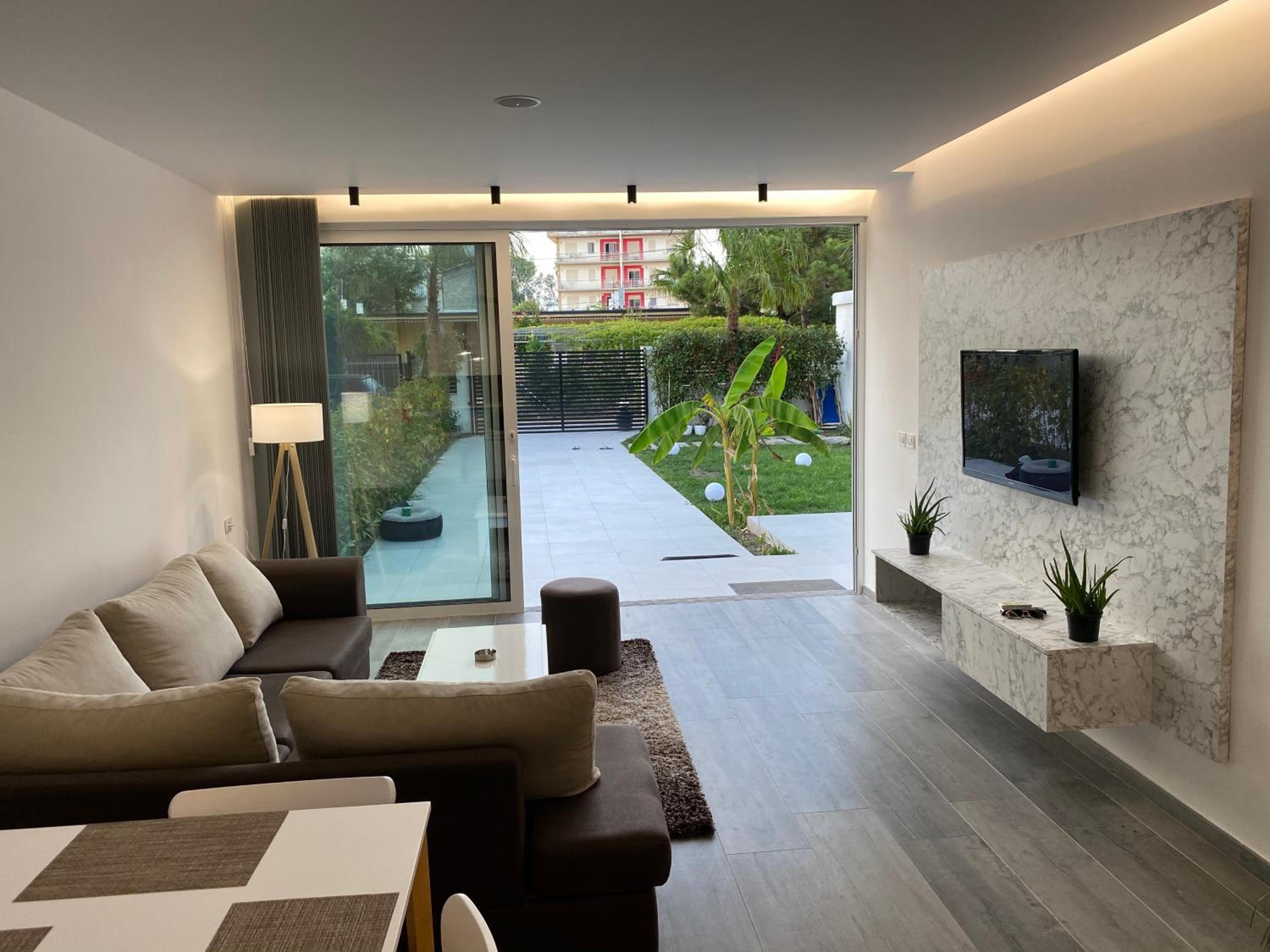 White Beach Villa 1 - Luxury