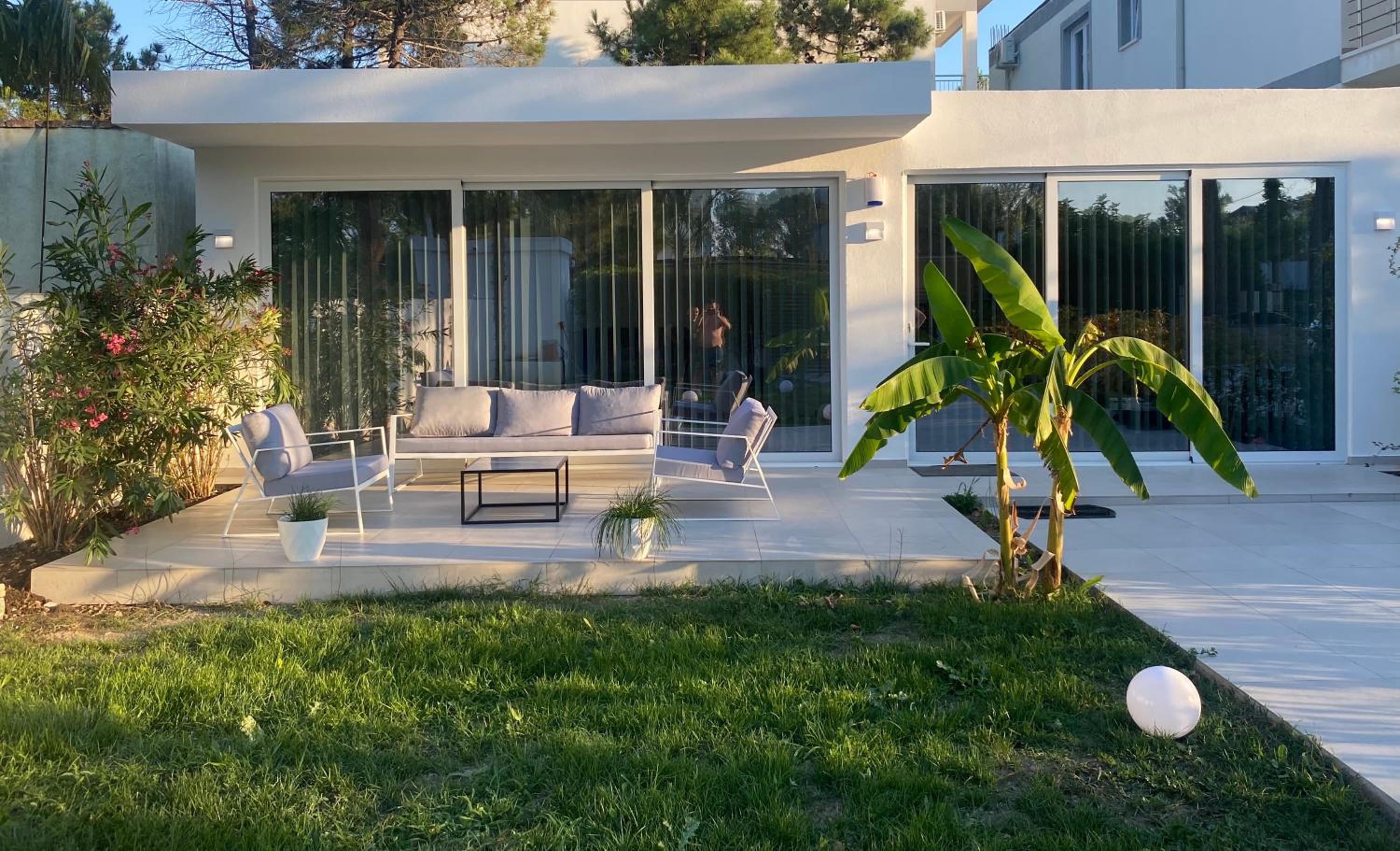 White Beach Villa 1 - Luxury