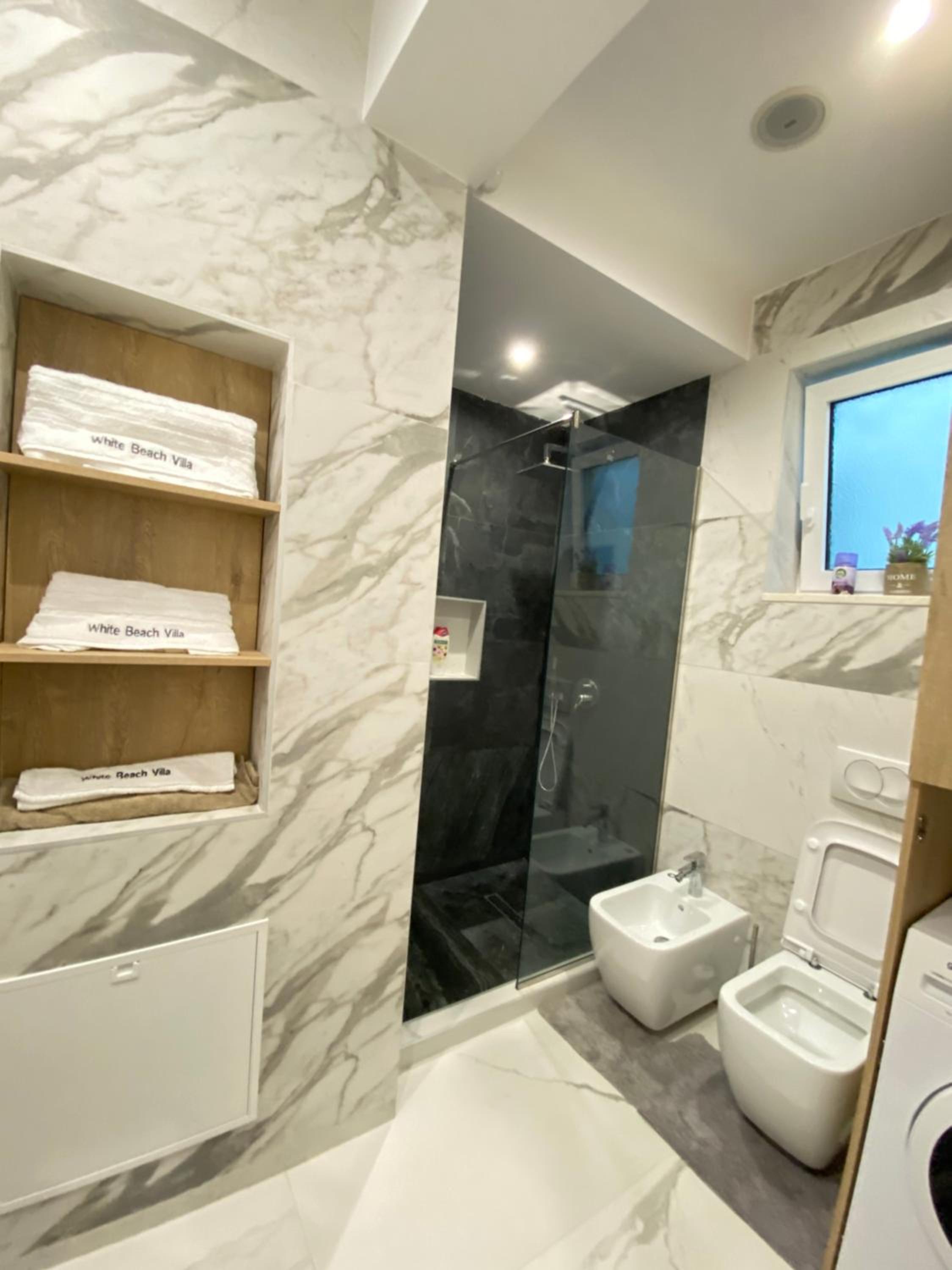 White Beach Villa 1 - Luxury photo 4