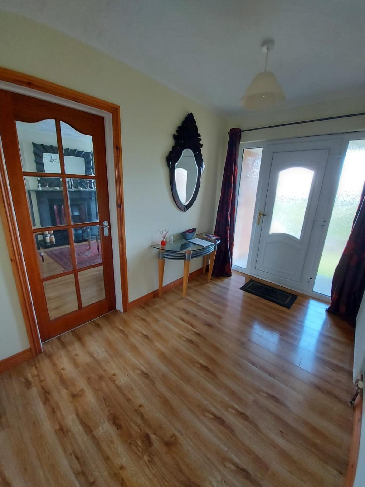 HOMELY YELLOW BUNGALOW -Articlave-near Castlerock