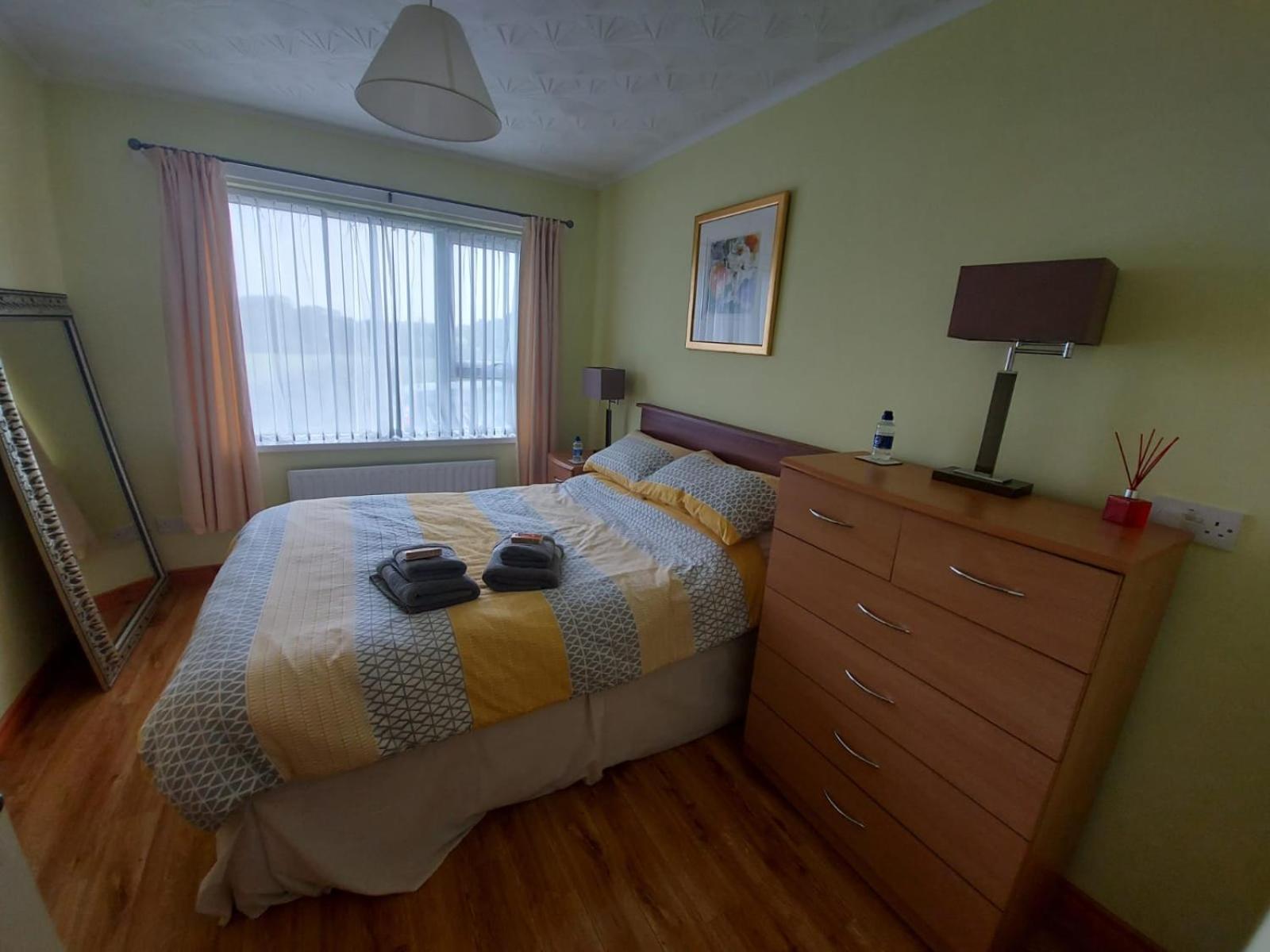 HOMELY YELLOW BUNGALOW -Articlave-near Castlerock
