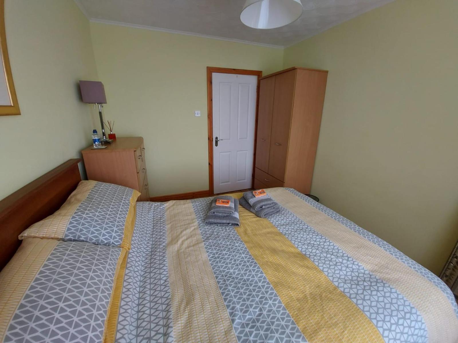 HOMELY YELLOW BUNGALOW -Articlave-near Castlerock