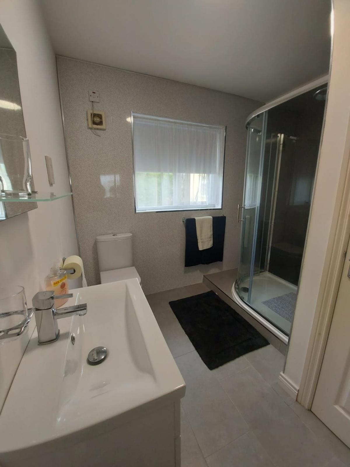 HOMELY YELLOW BUNGALOW -Articlave-near Castlerock