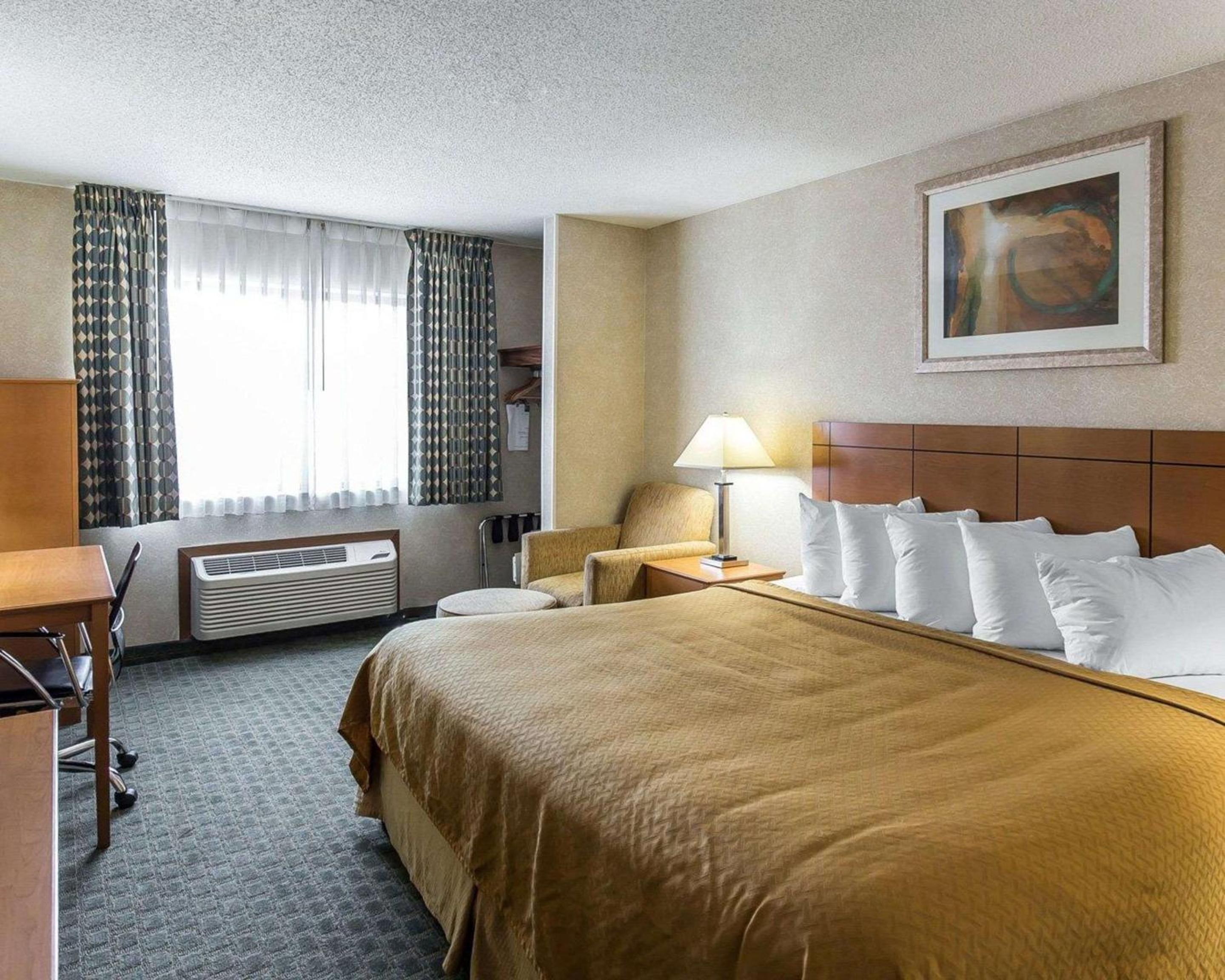 Cedar Rapids Vacations - Quality Inn at Collins Road - Cedar Rapids - Property Image 2