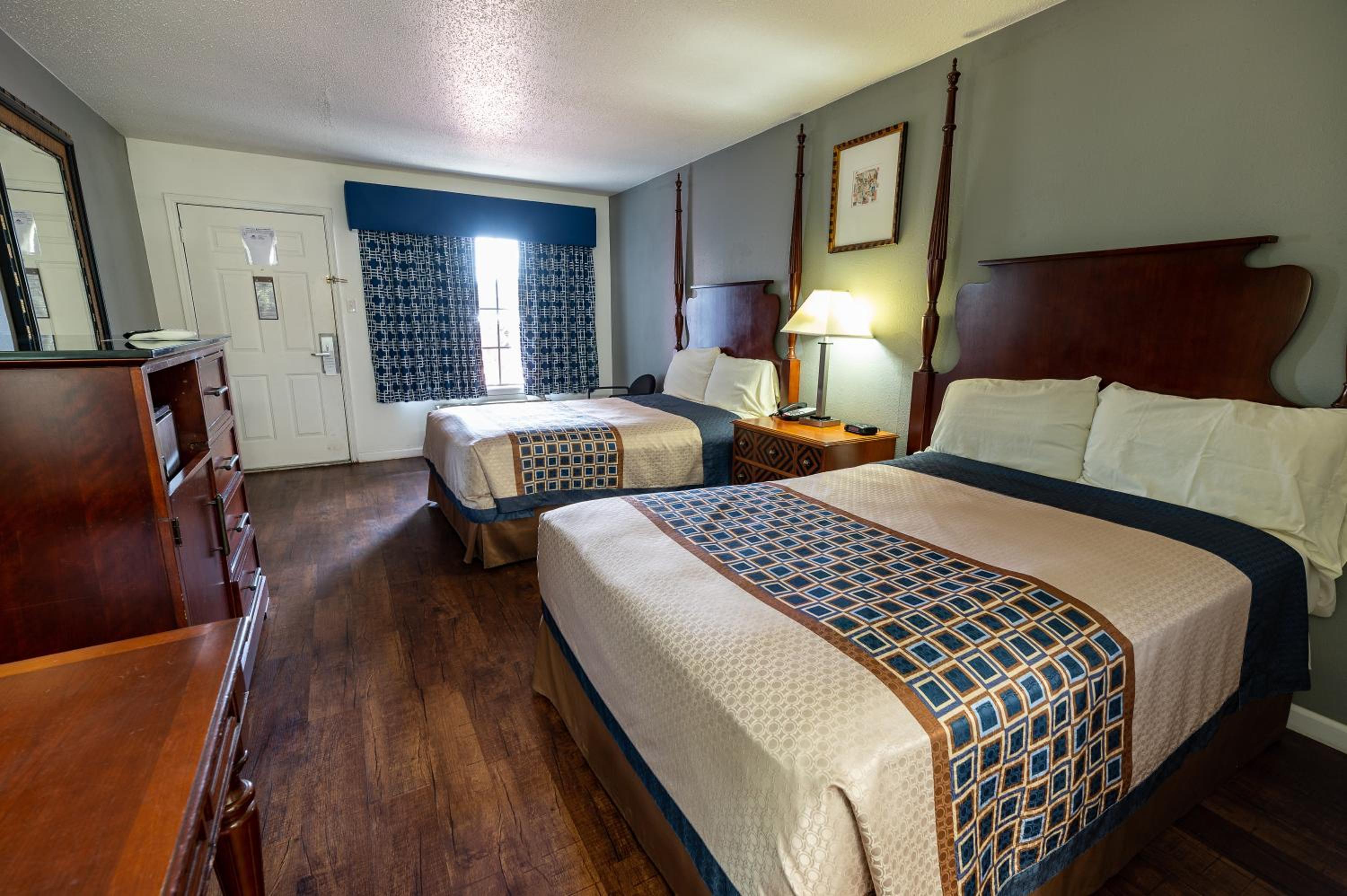 Russellville Vacations - American Inn  Suites Russellville - Property Image 21
