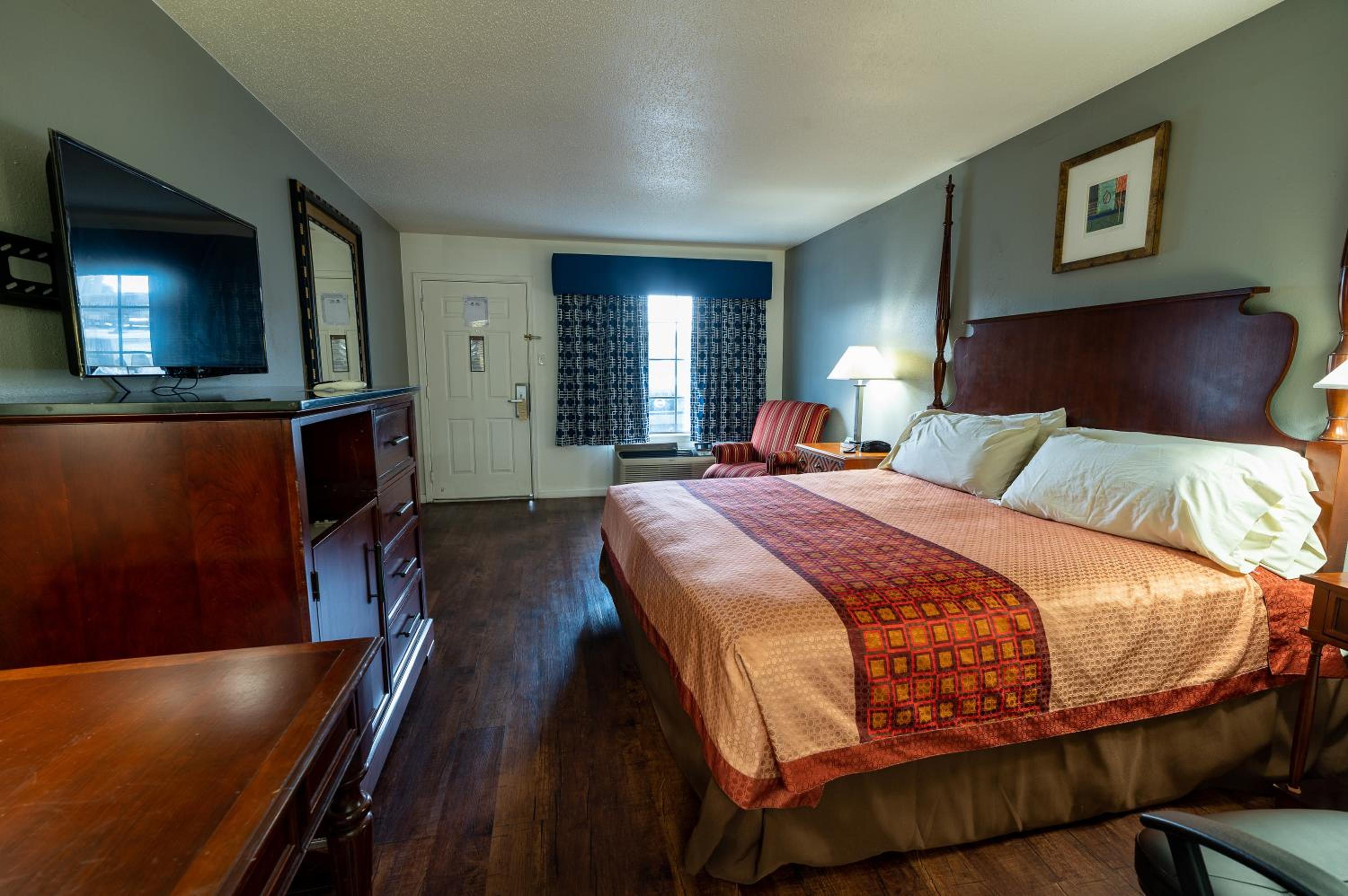 Russellville Vacations - American Inn  Suites Russellville - Property Image 25
