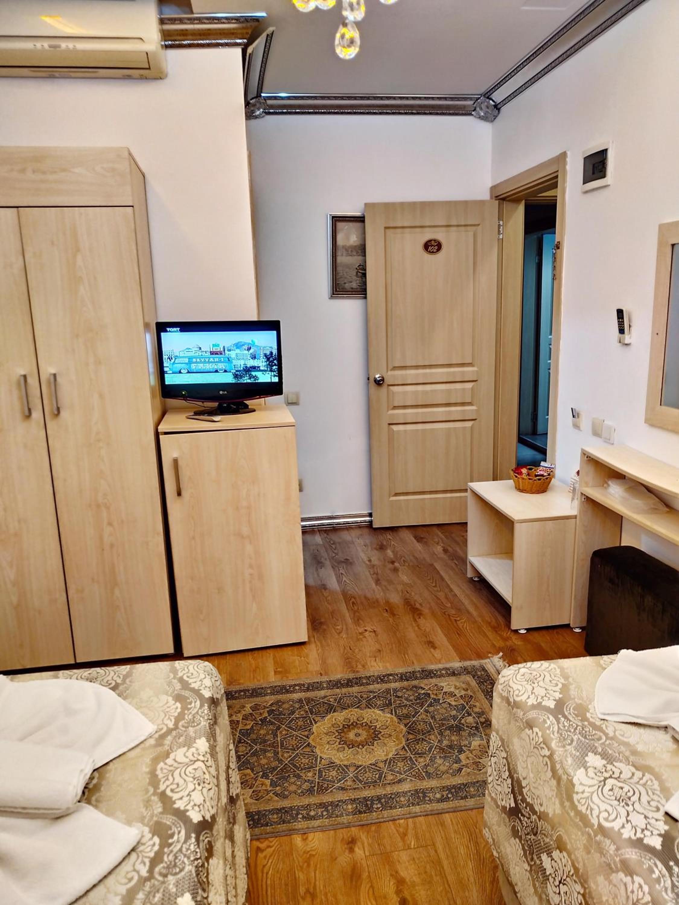 Sultan House - Image 64