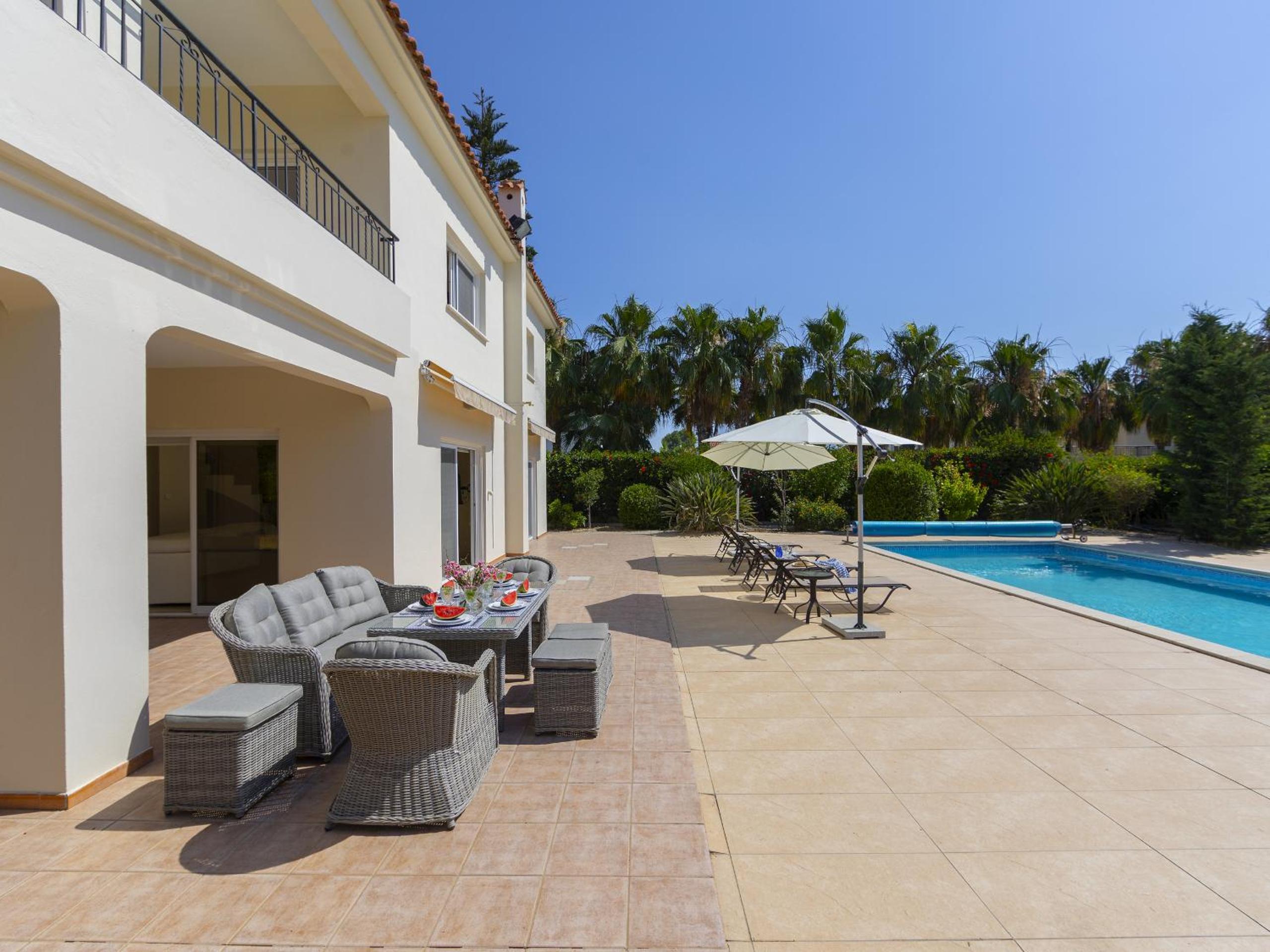 Meneou Seaside Mansion 7 view 4