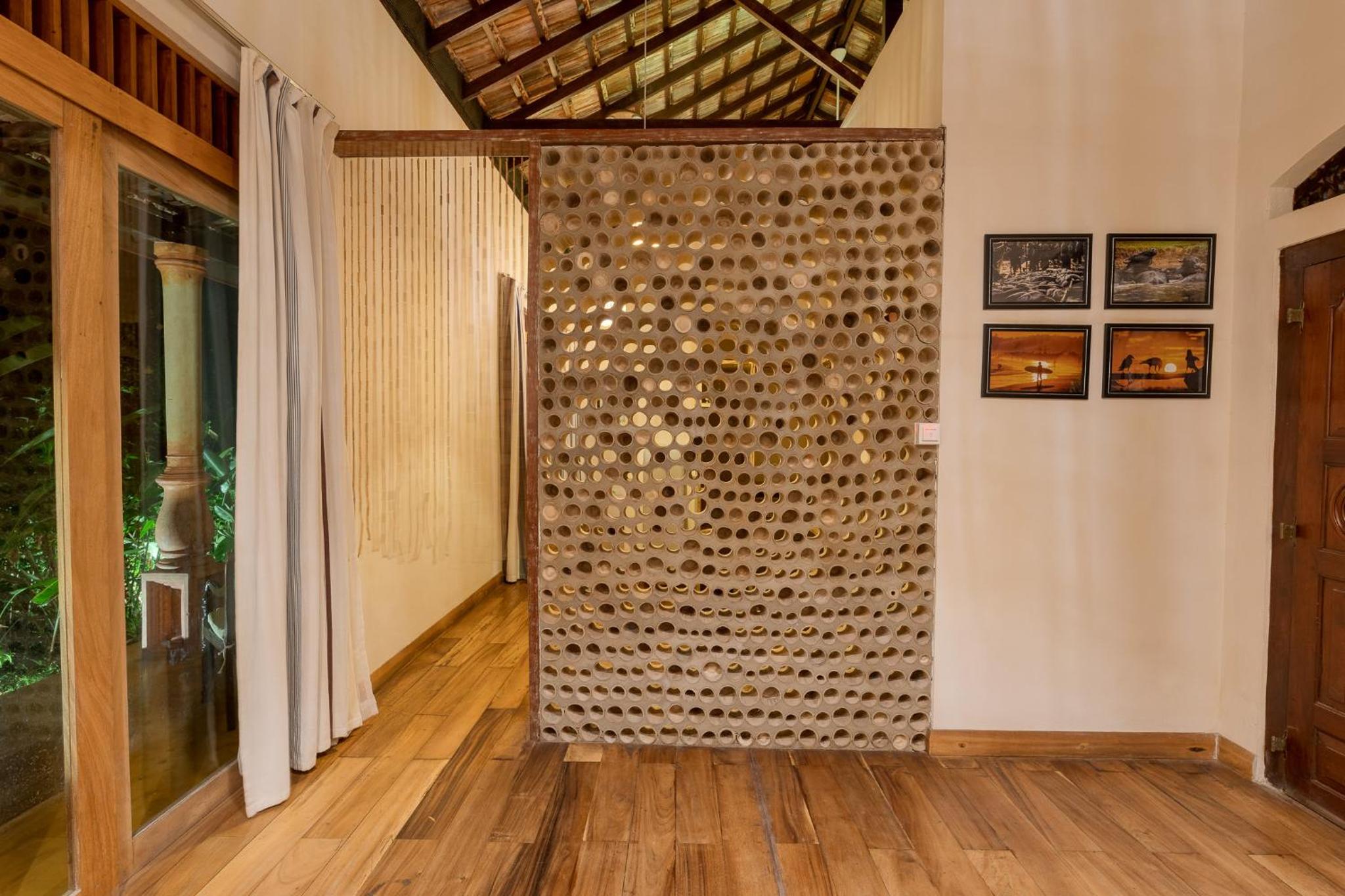 D Canal House