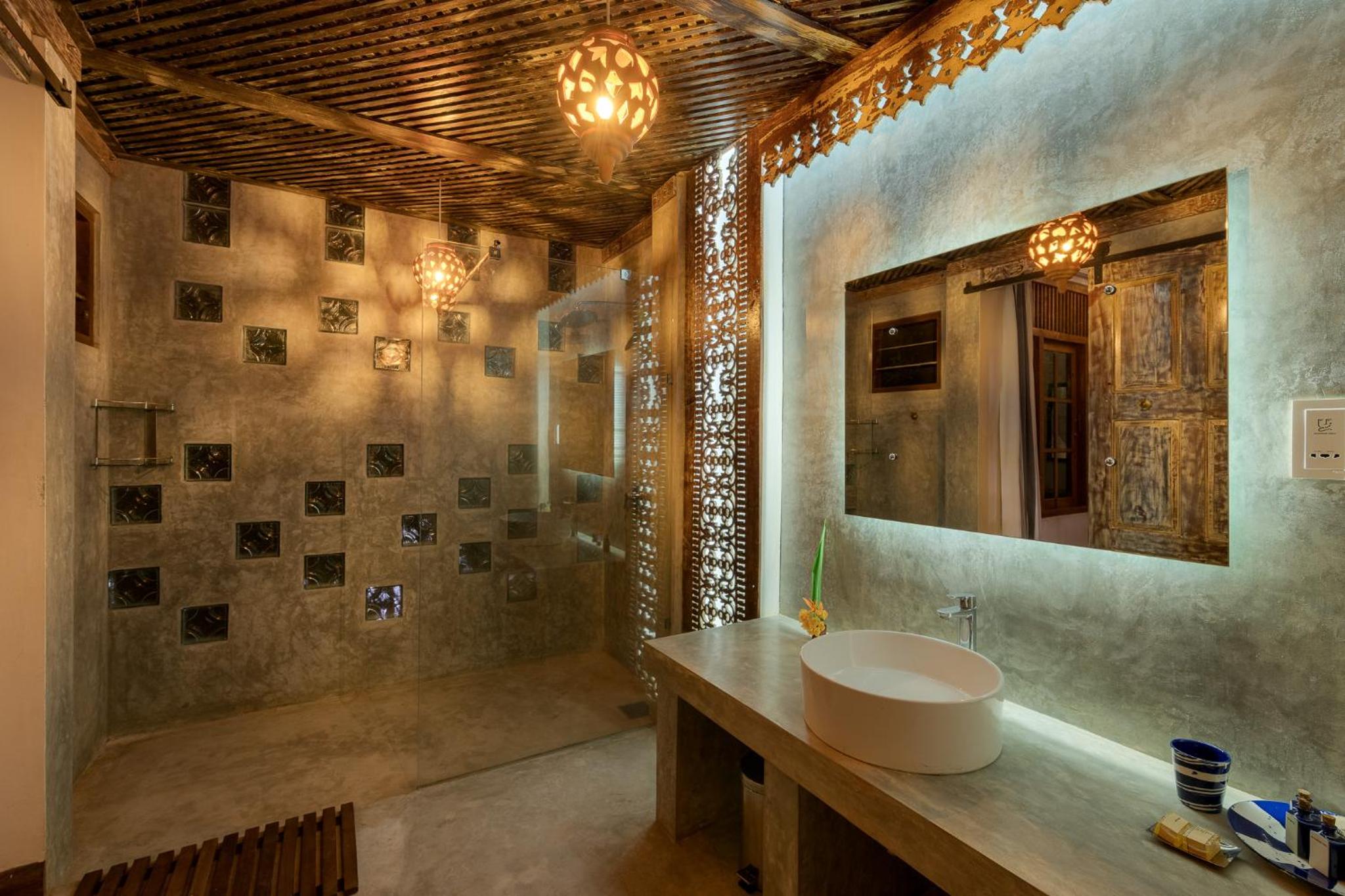 D Canal House