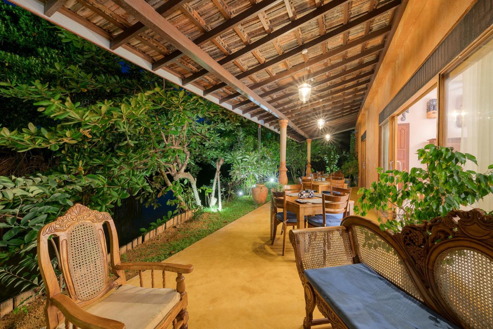 D Canal House