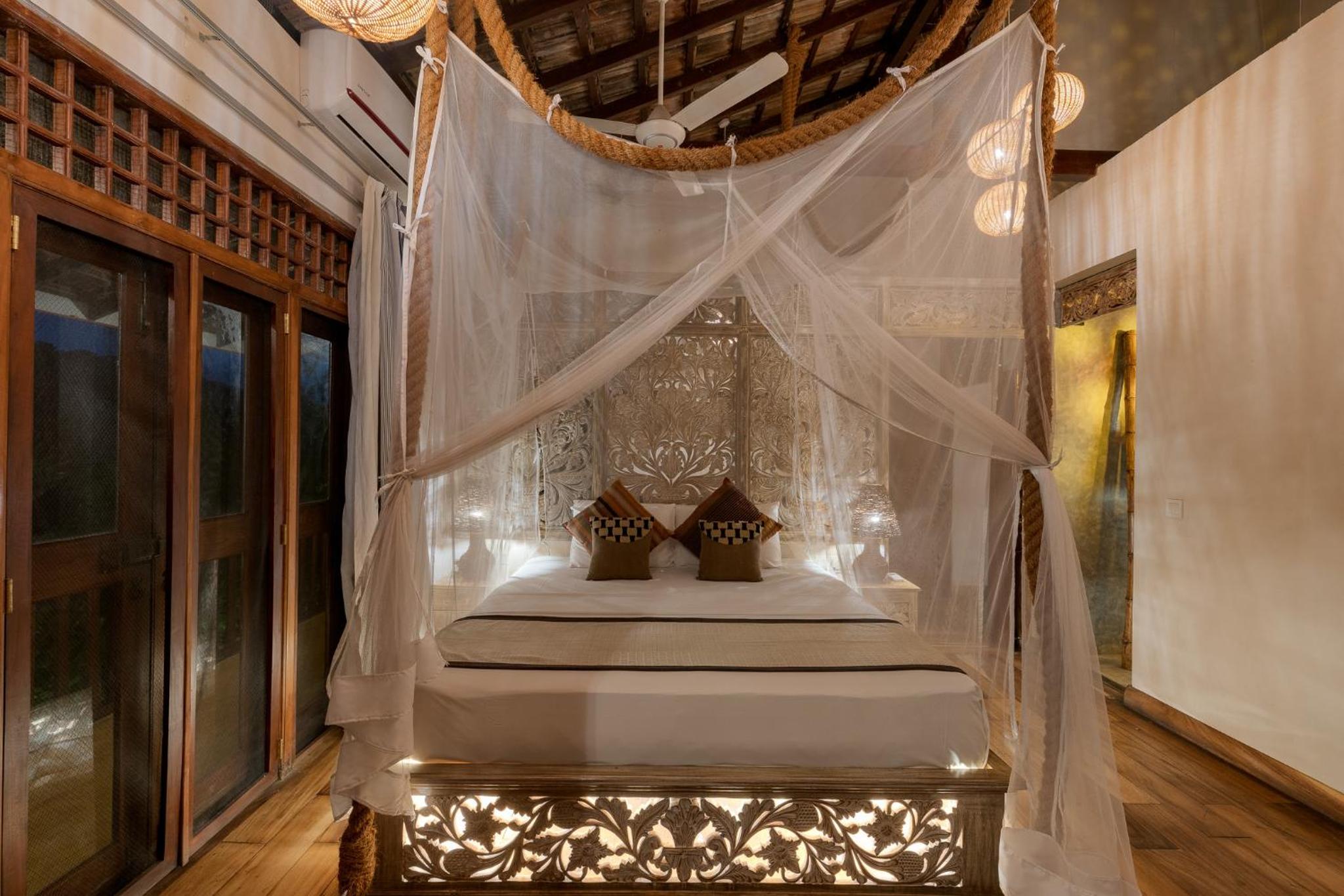 D Canal House