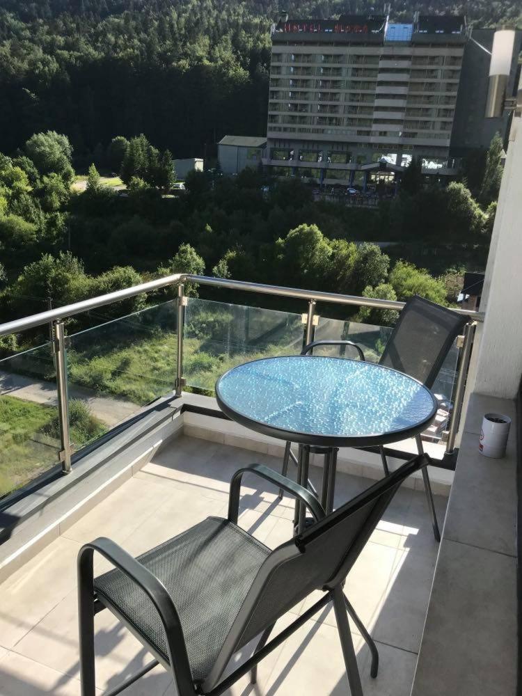 Colina Blossom Retreat - Balcony & Free Parking view 2