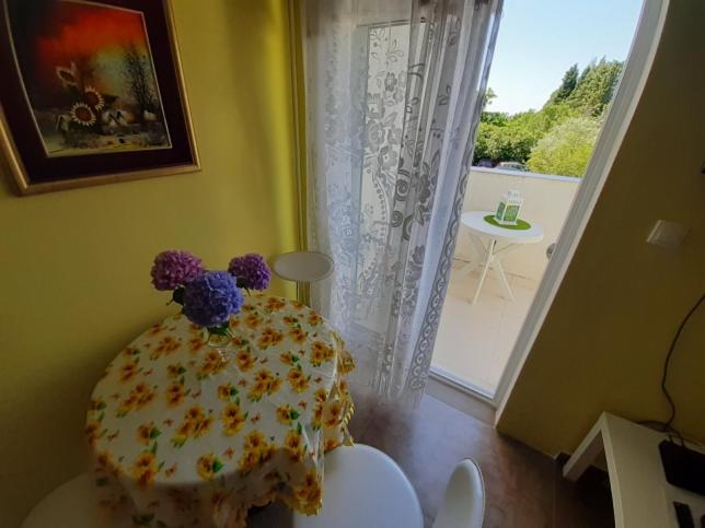 Two bedroom ap in the garden