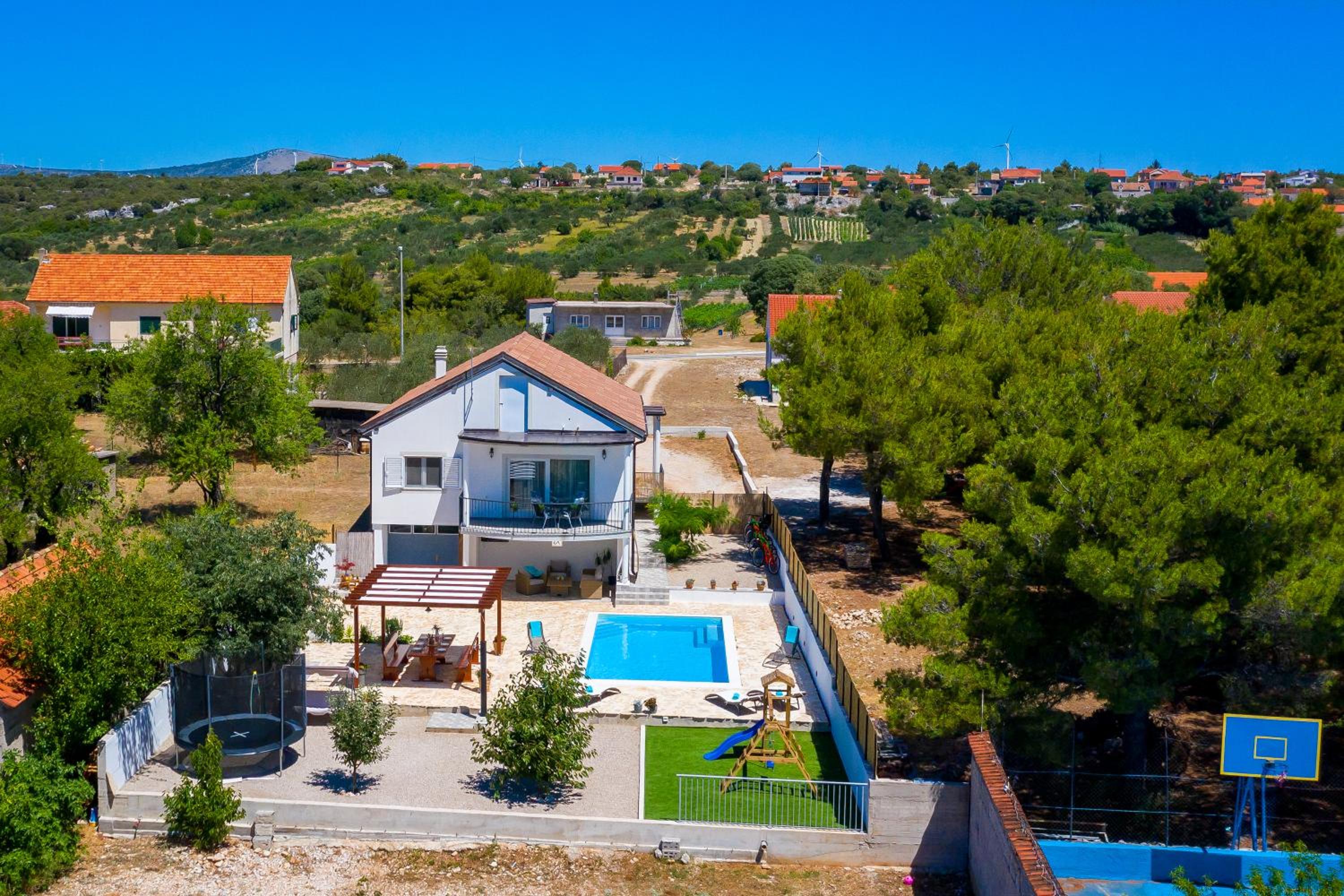 Villa R&B heated pool view 2