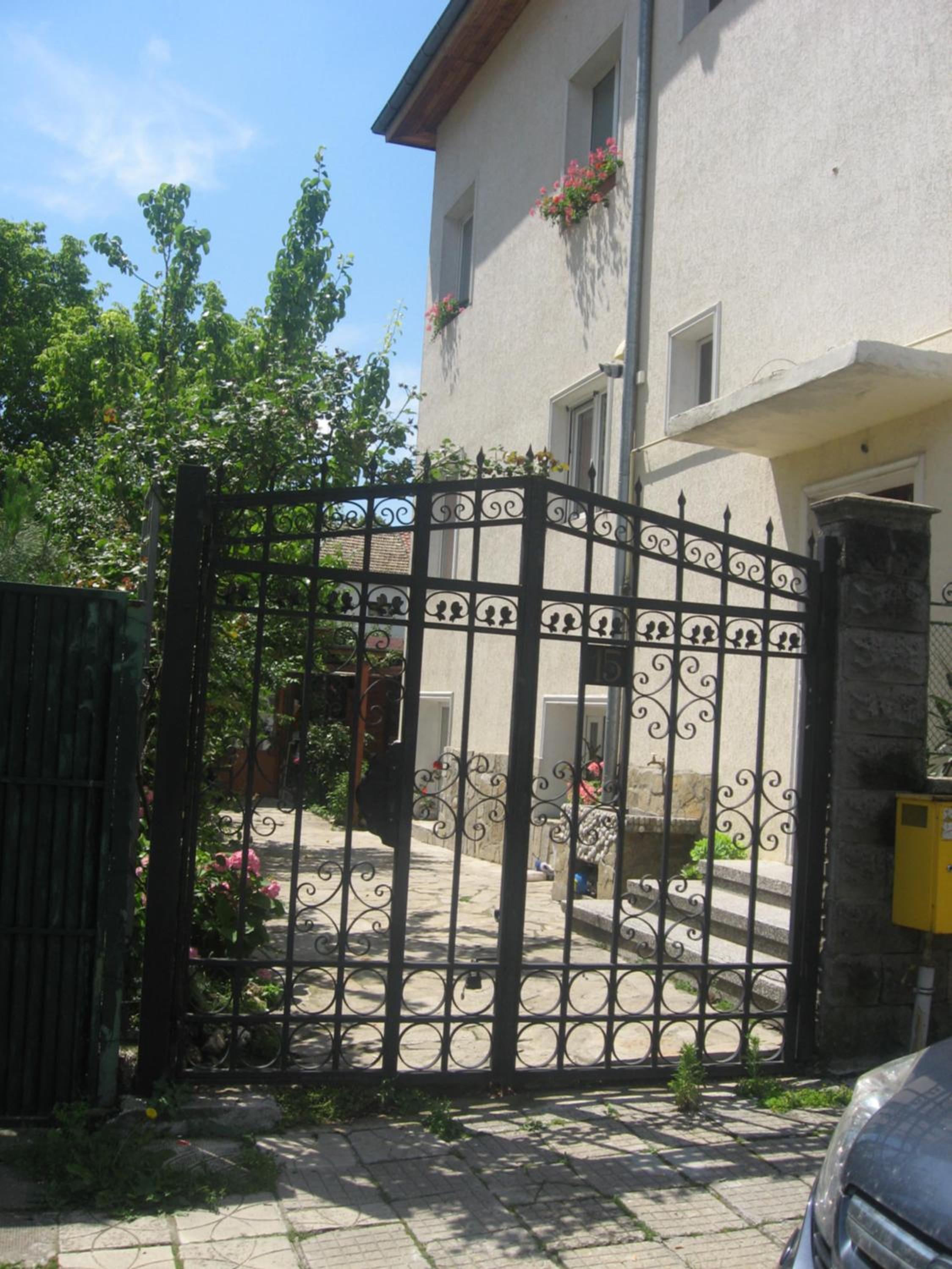 Photo 8
