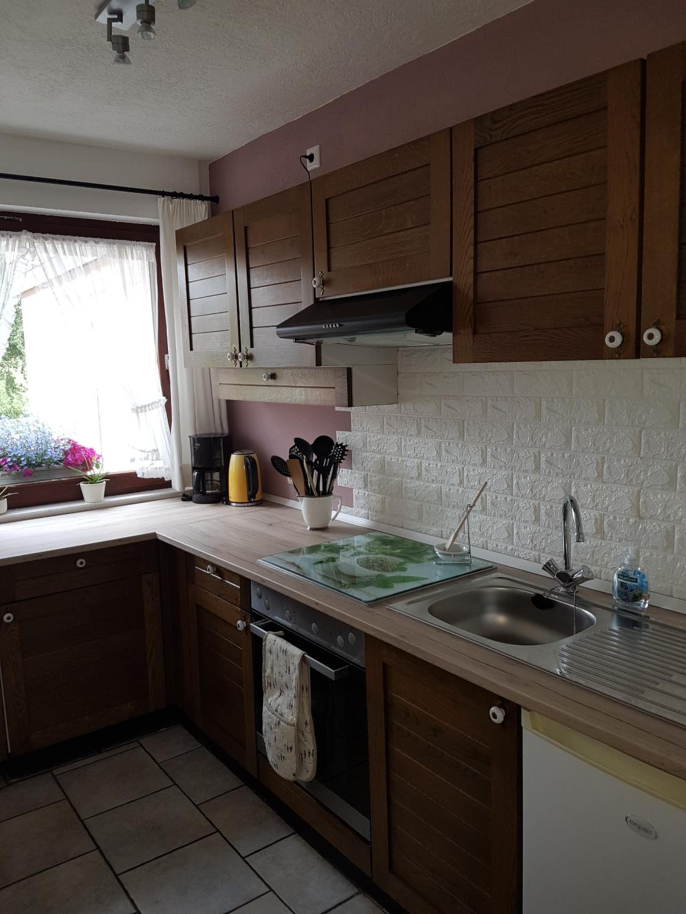 HideOut en Monschau — kitchen