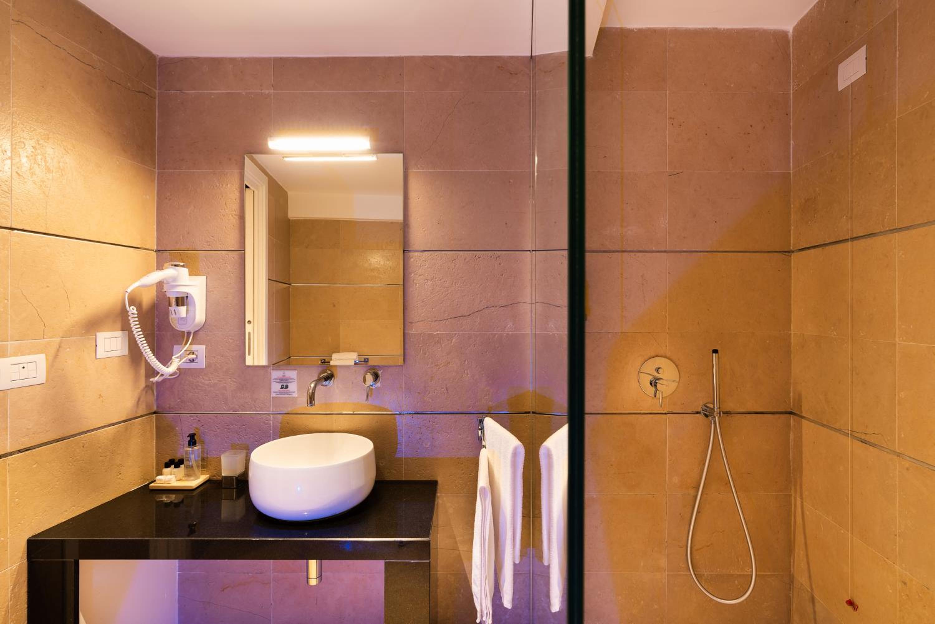 Re Dionisio Luxury Suites