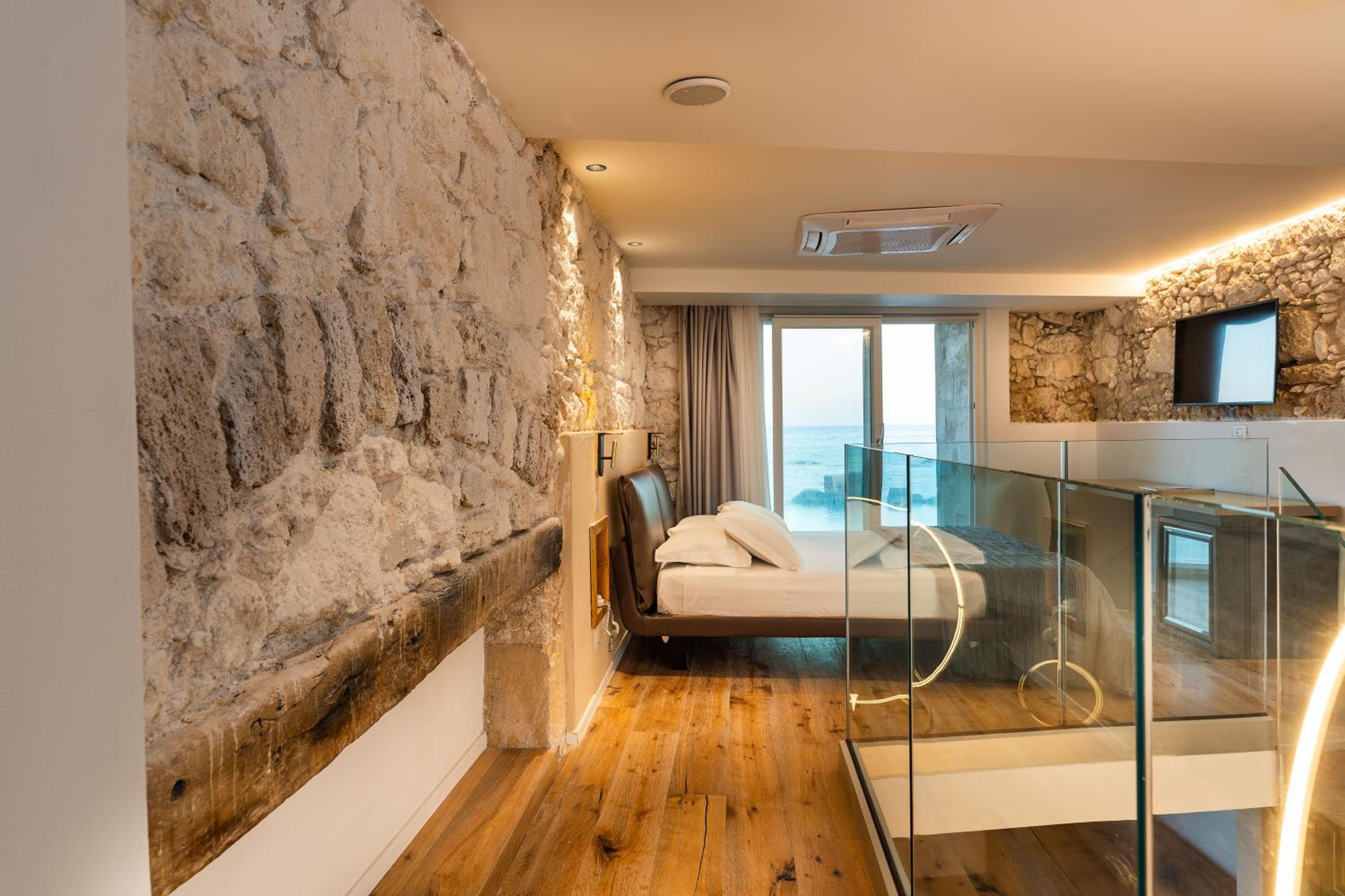 Re Dionisio Luxury Suites