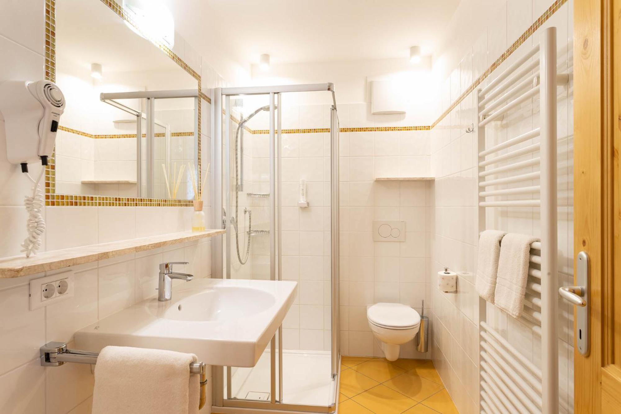 Kreuzwegerhof Nals - Historic Nature Stay with Pool near Meran & Bozen